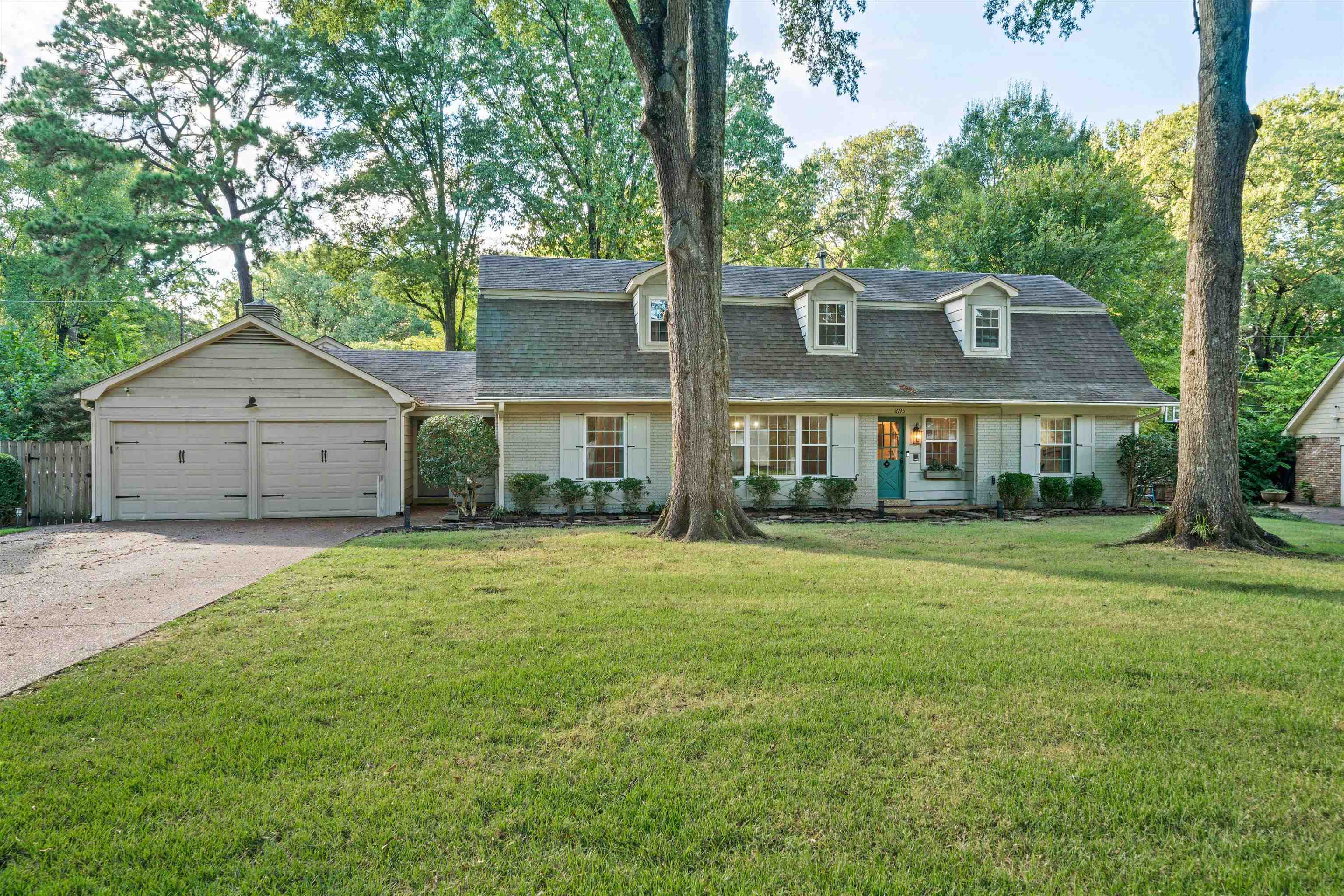 1695 BROOKSIDE DR