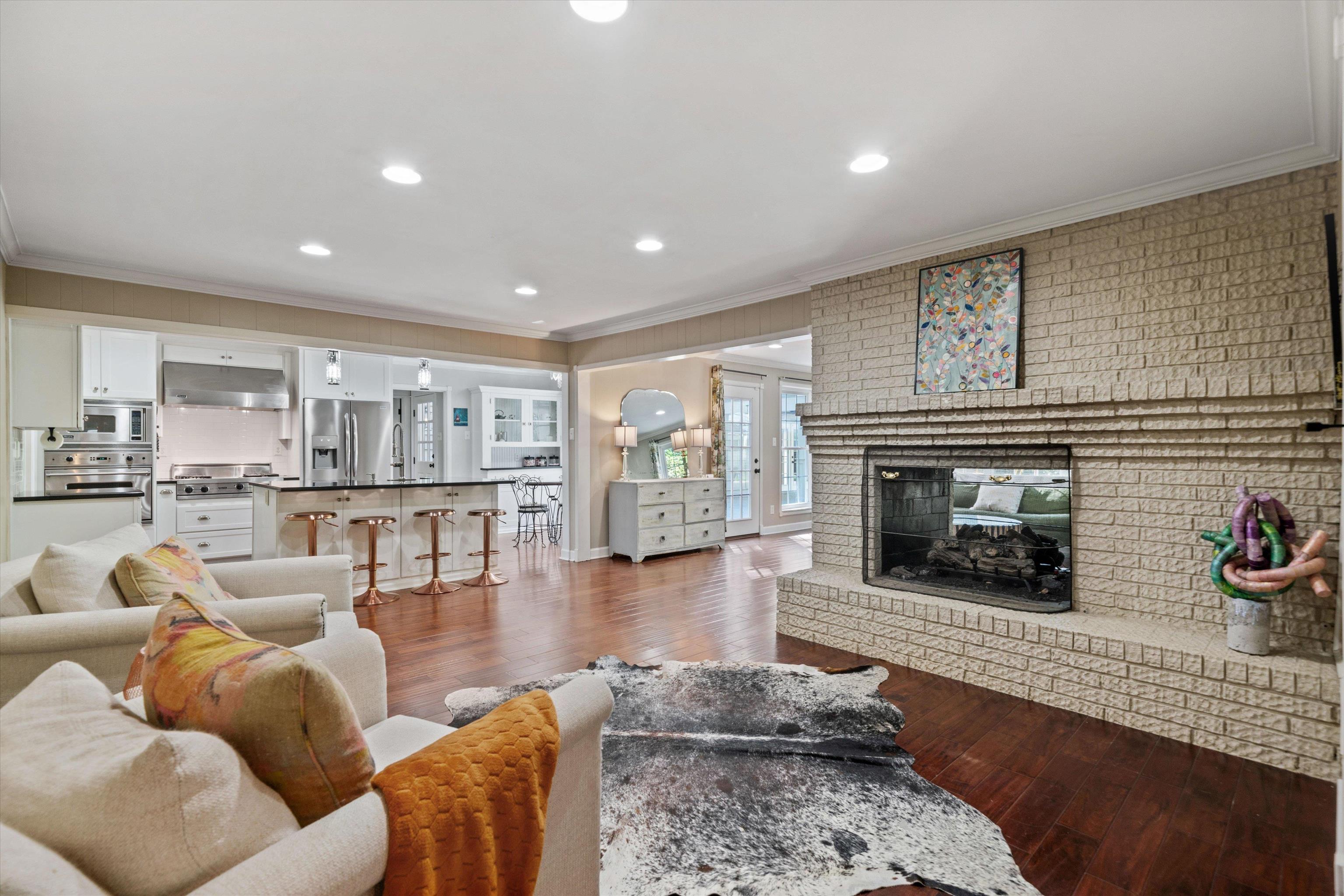 1695 BROOKSIDE DR