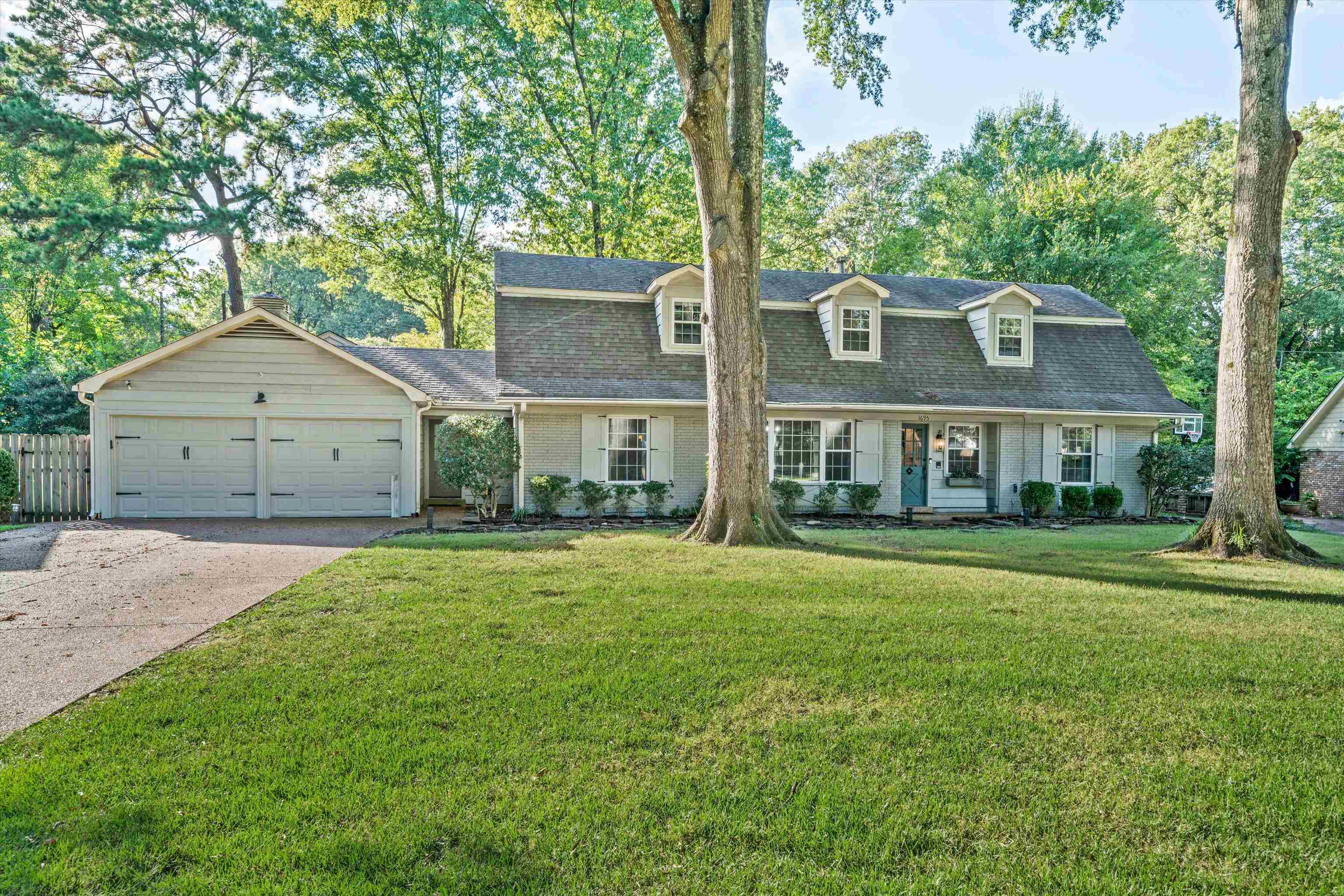 1695 BROOKSIDE DR