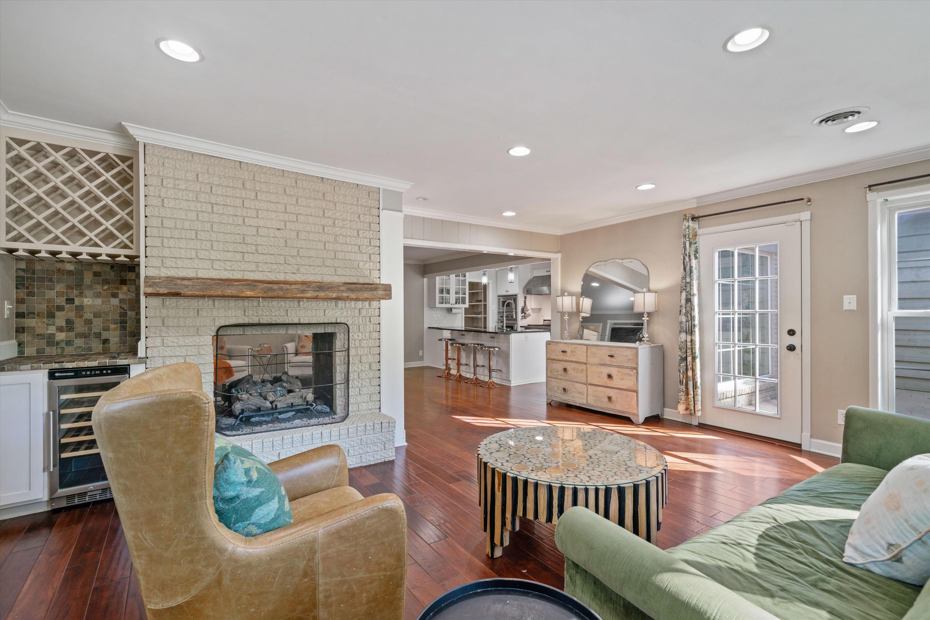 1695 BROOKSIDE DR