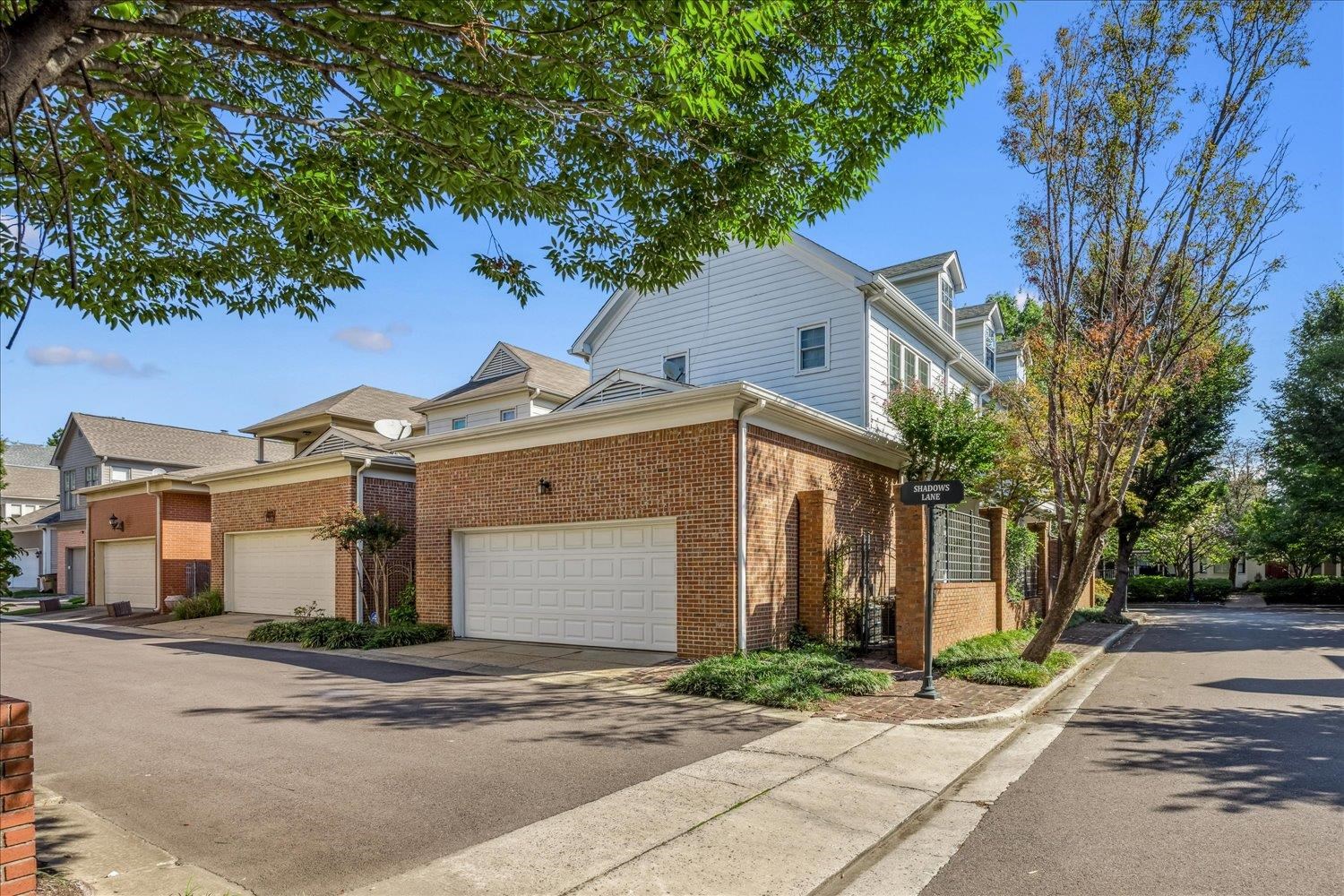 547 MONTEIGNE BLVD
