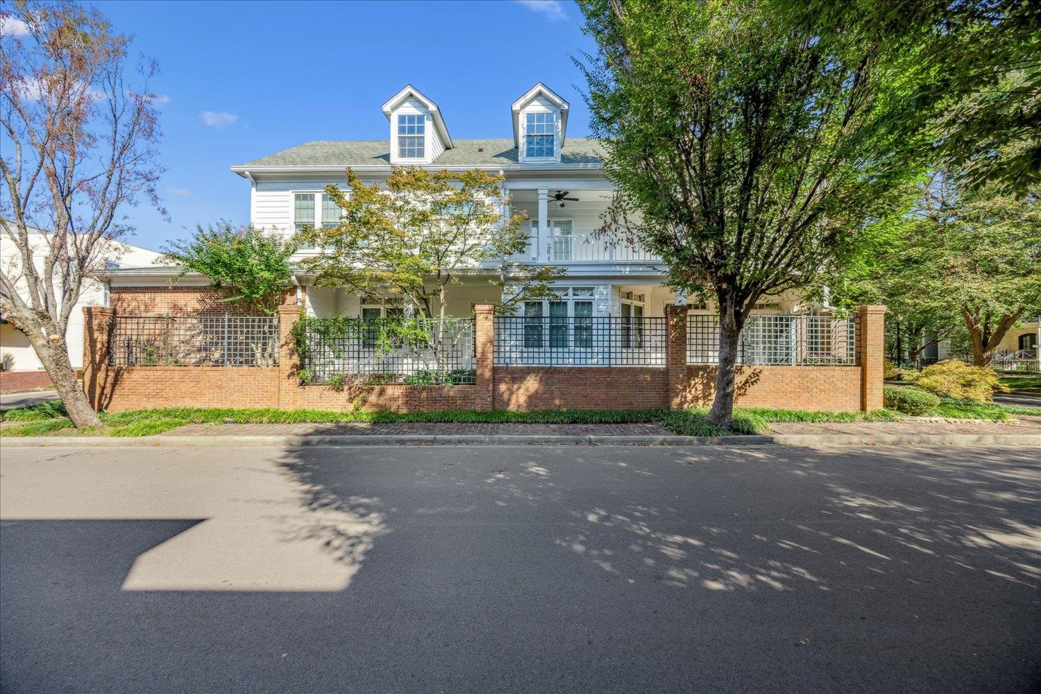 547 MONTEIGNE BLVD
