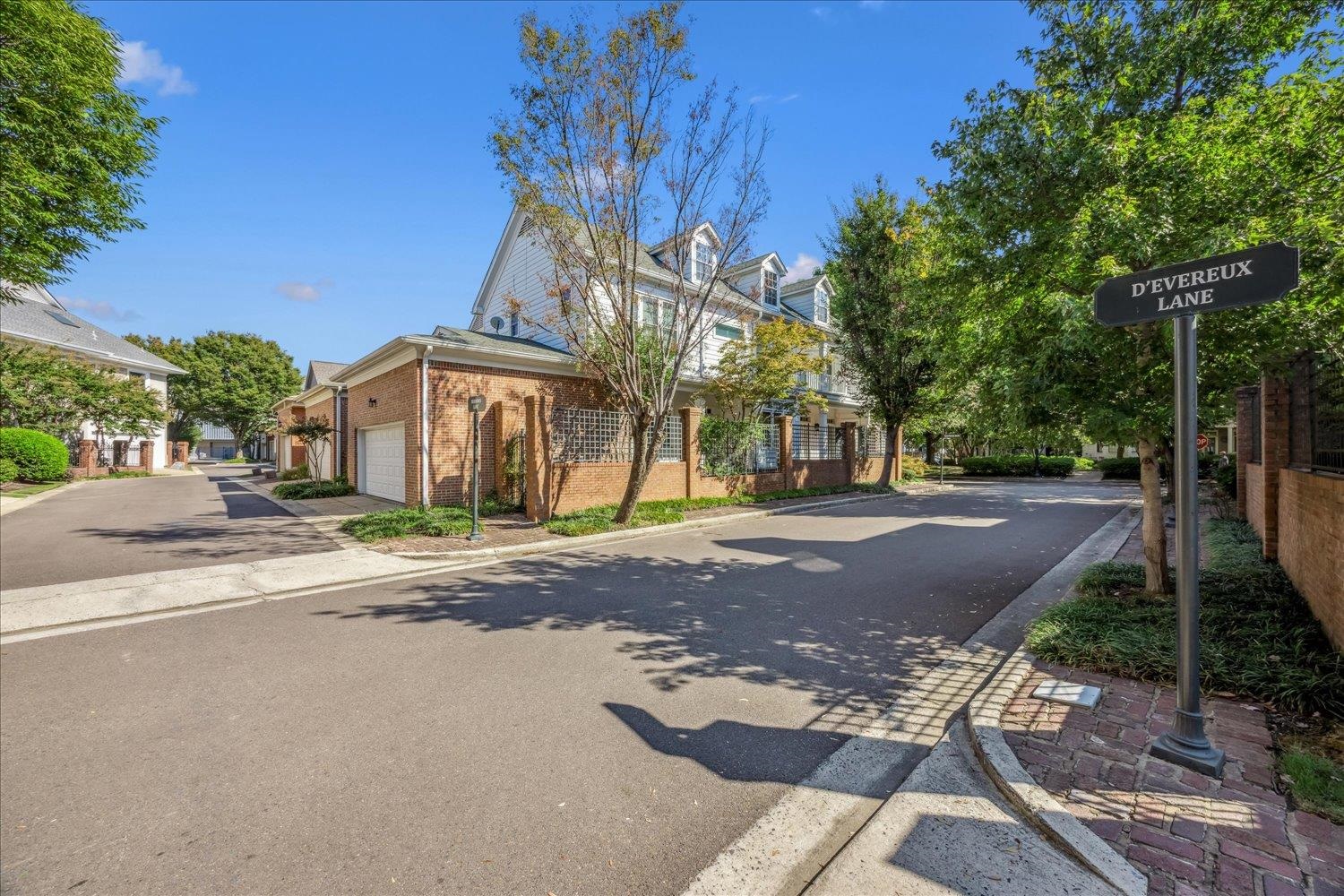 547 MONTEIGNE BLVD