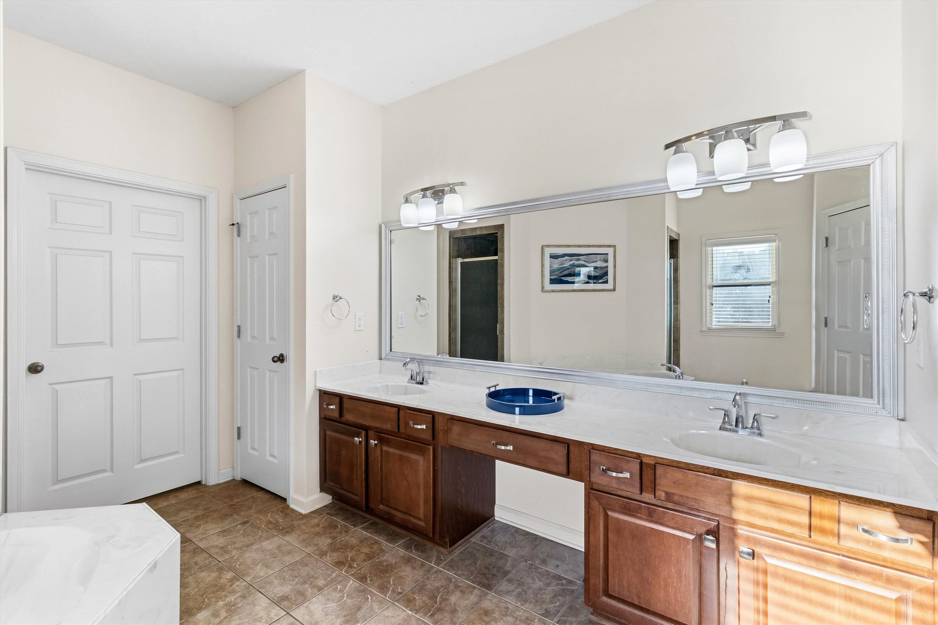 5480 WOOD RIDGE CV