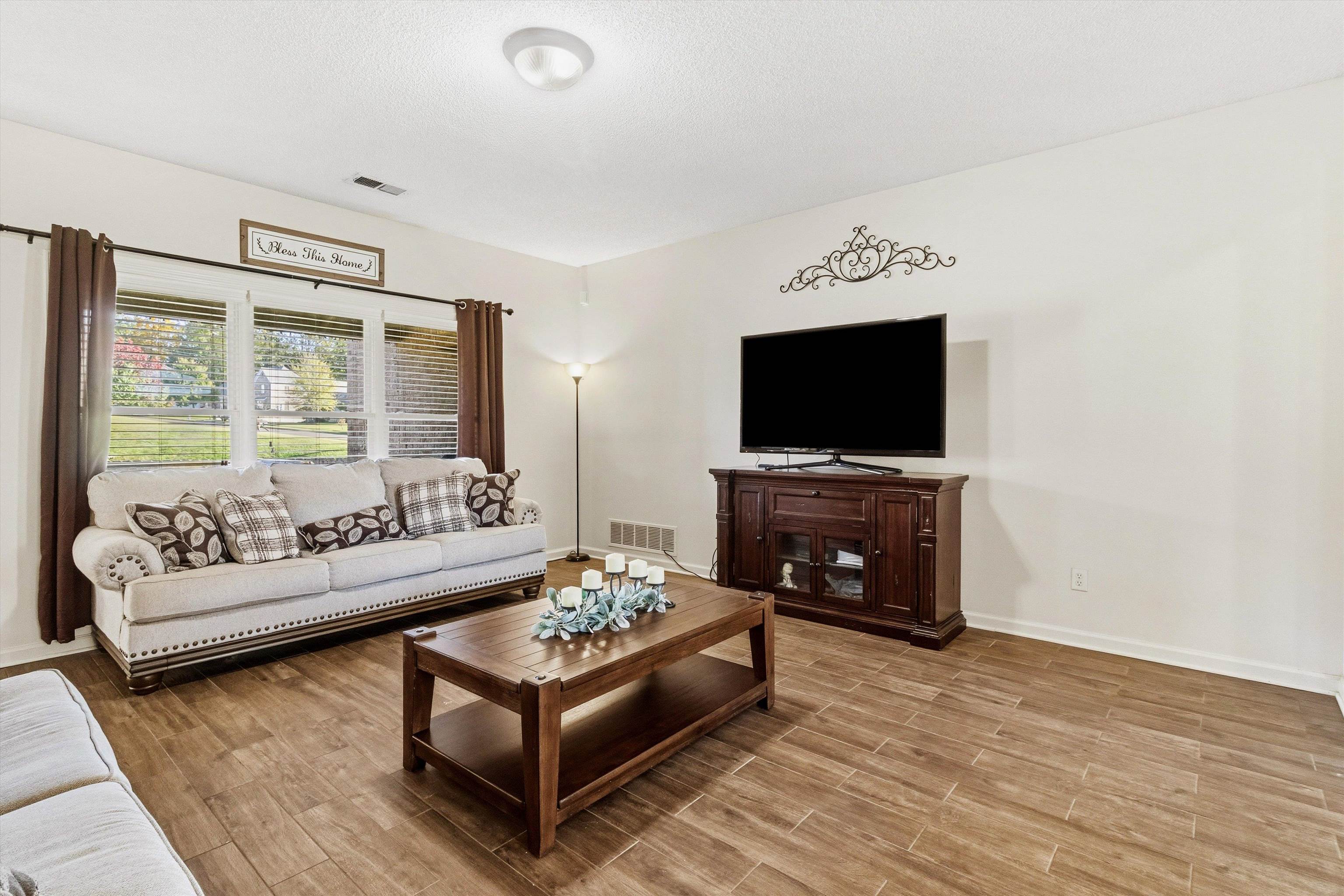 5480 WOOD RIDGE CV