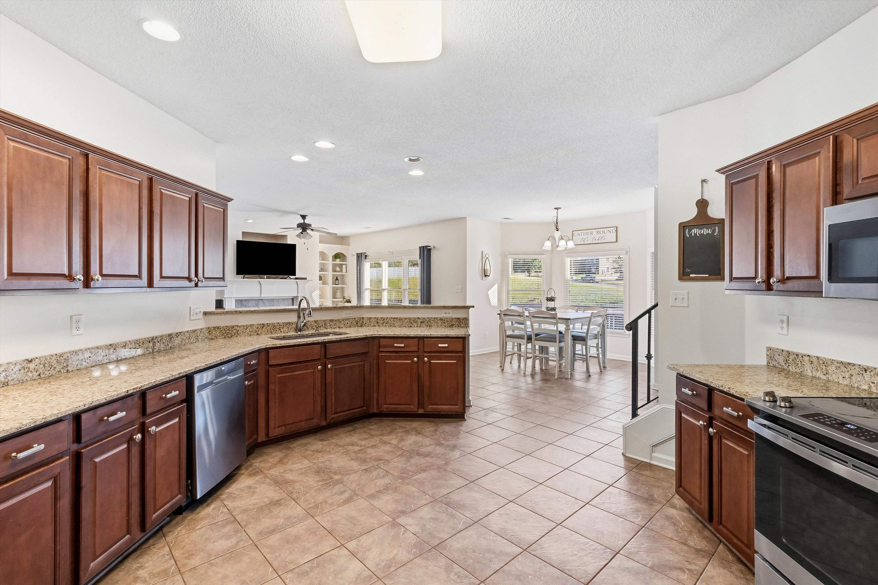 5480 WOOD RIDGE CV