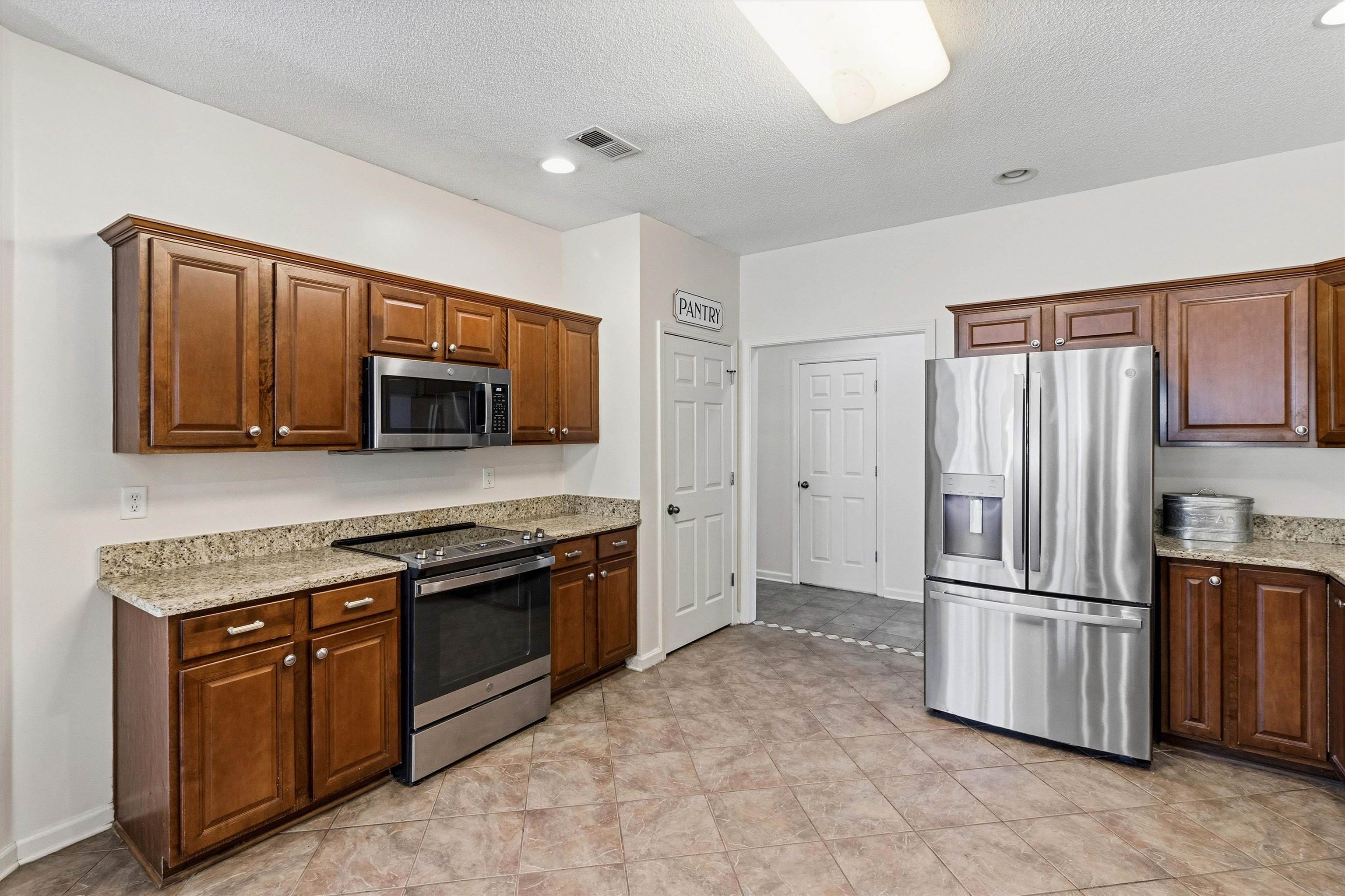 5480 WOOD RIDGE CV