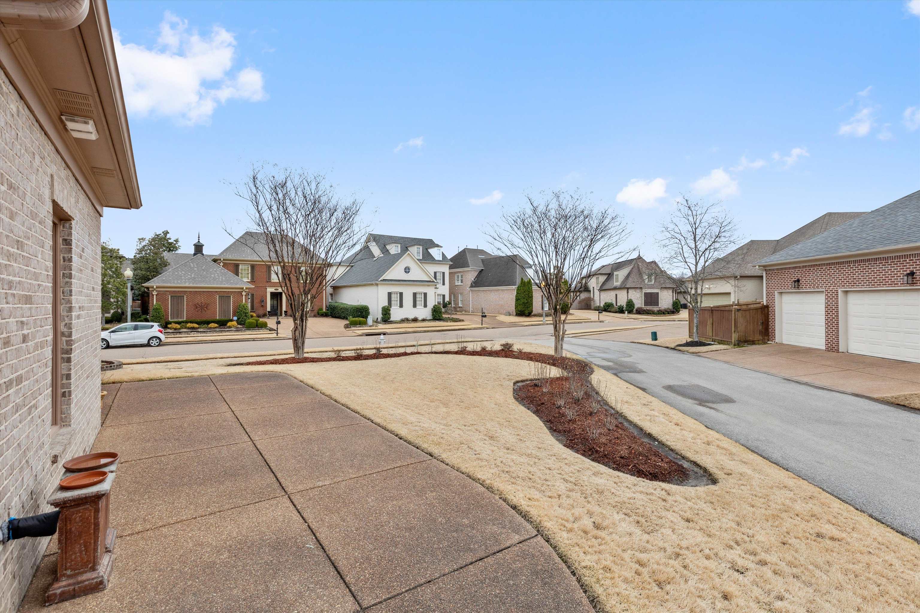 9221 LIGGON GREEN LN