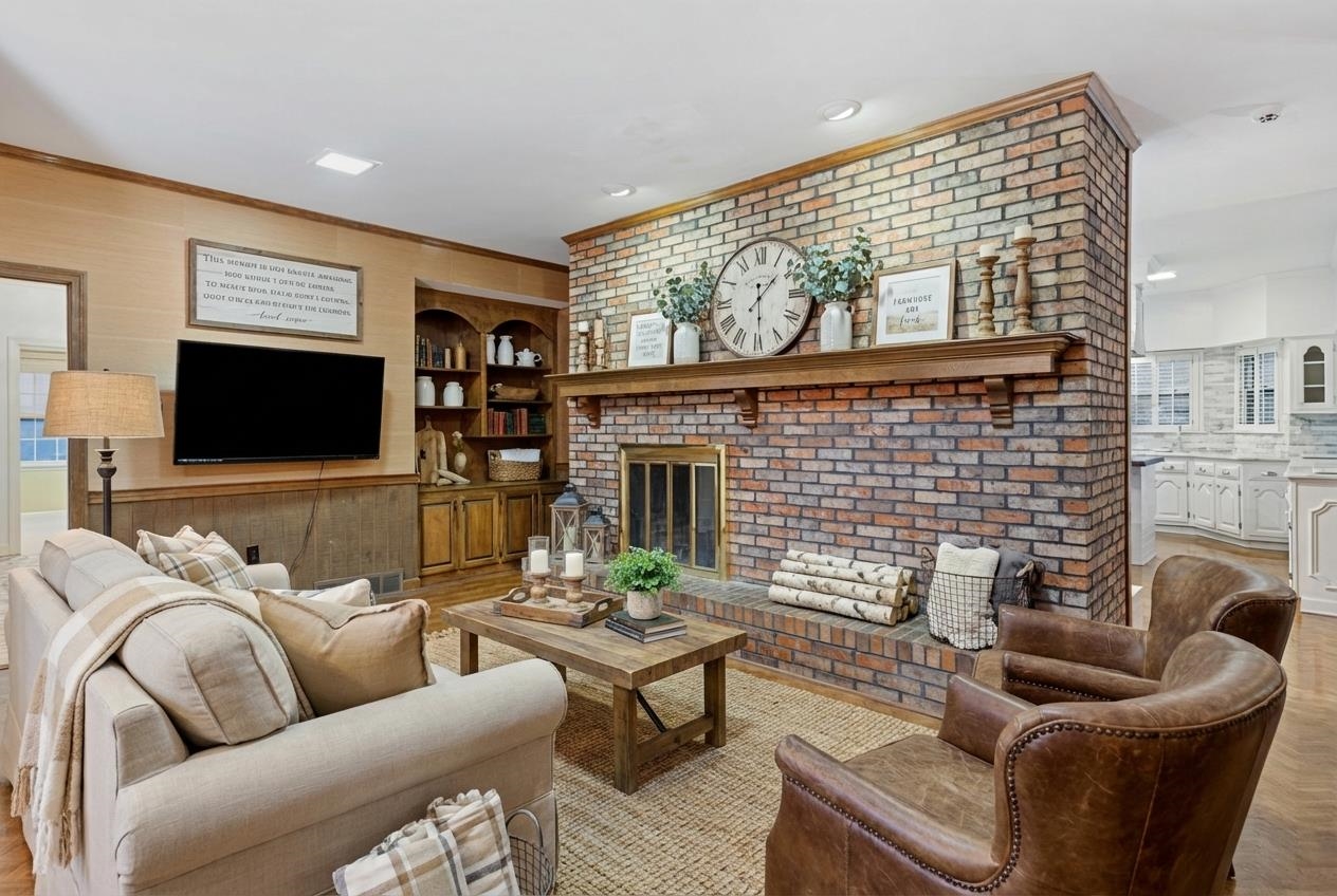 8181 MEADOW GLEN DR