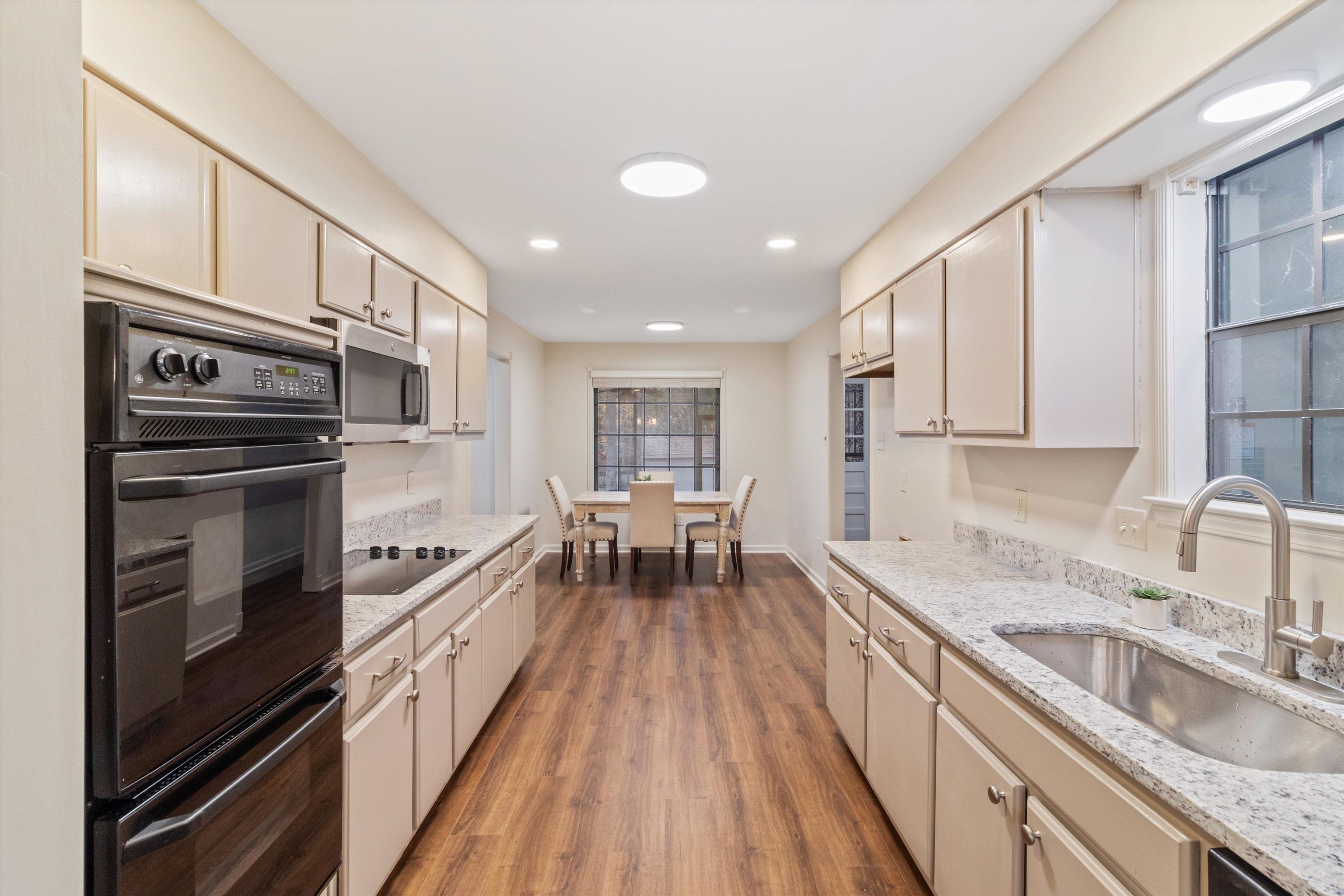 63 VINE GROVE LN