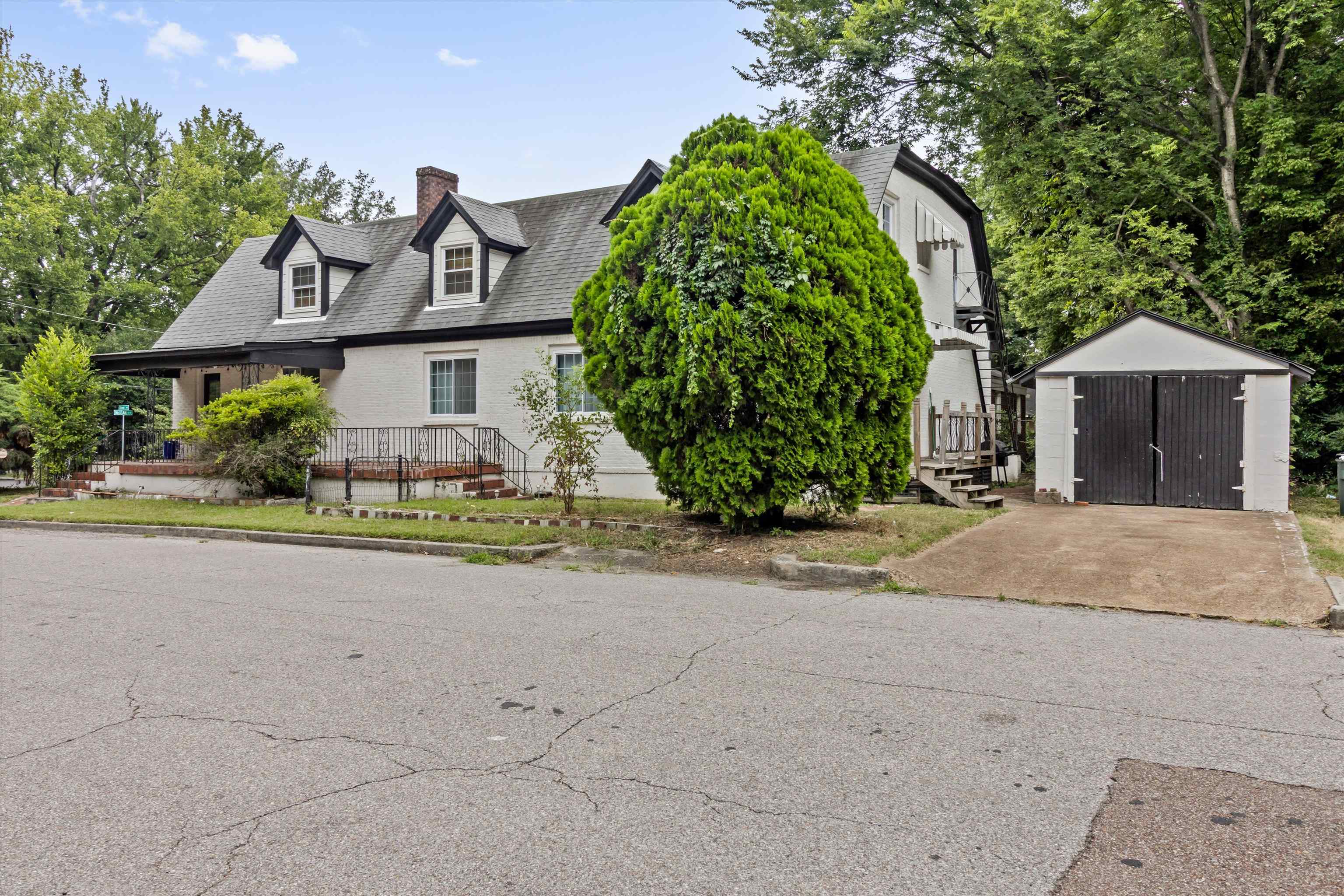 909 S MCLEAN BLVD