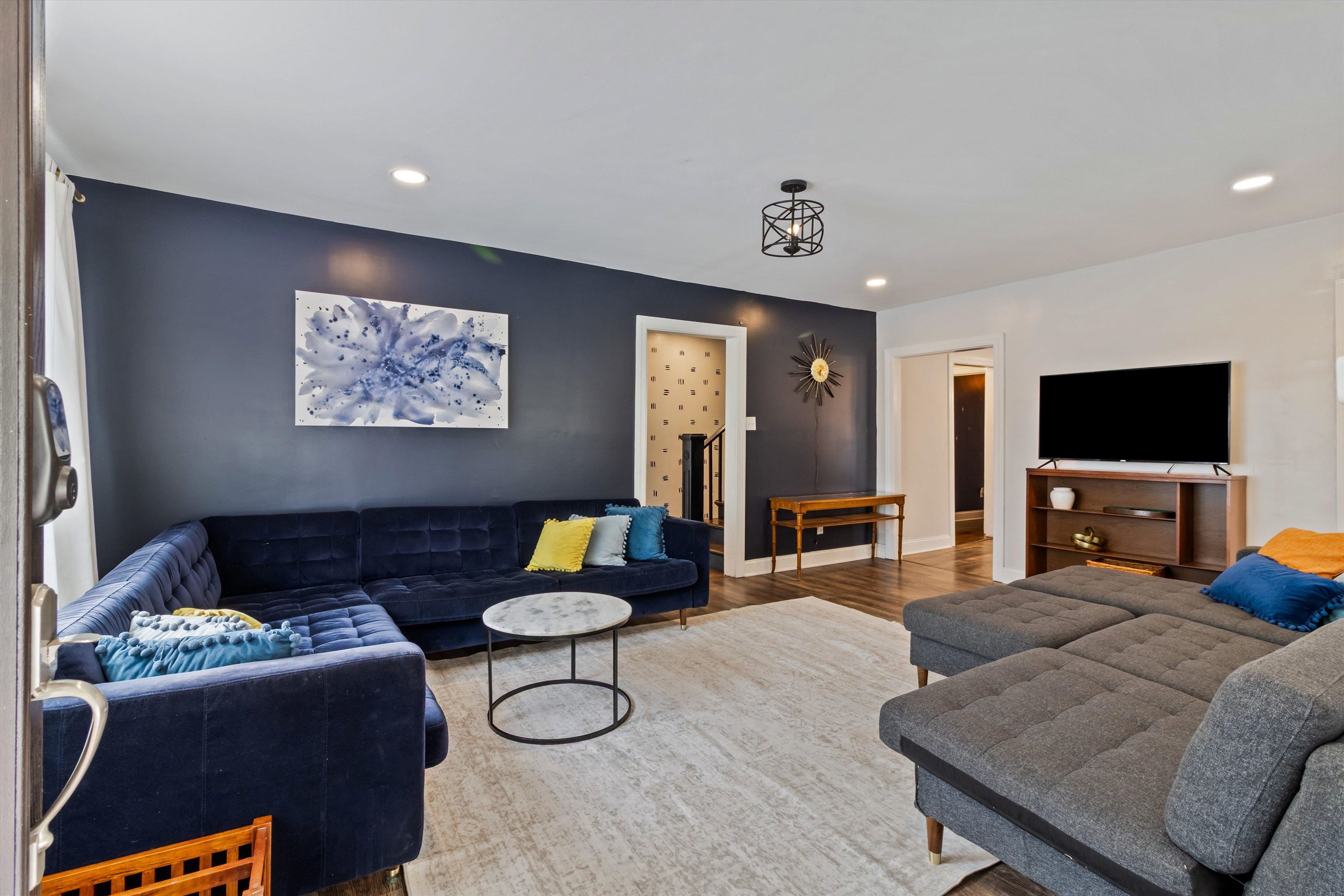909 S MCLEAN BLVD