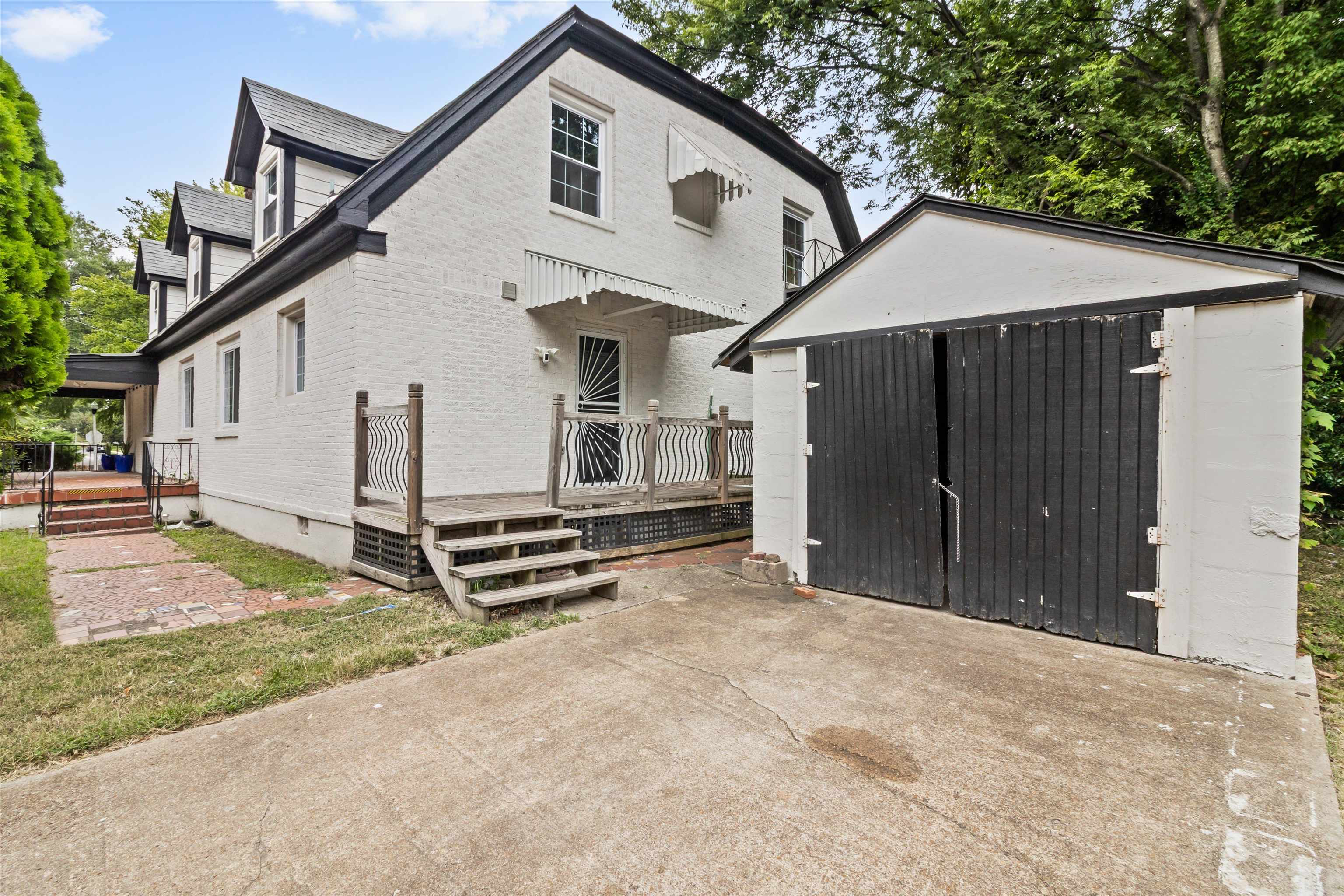 909 S MCLEAN BLVD
