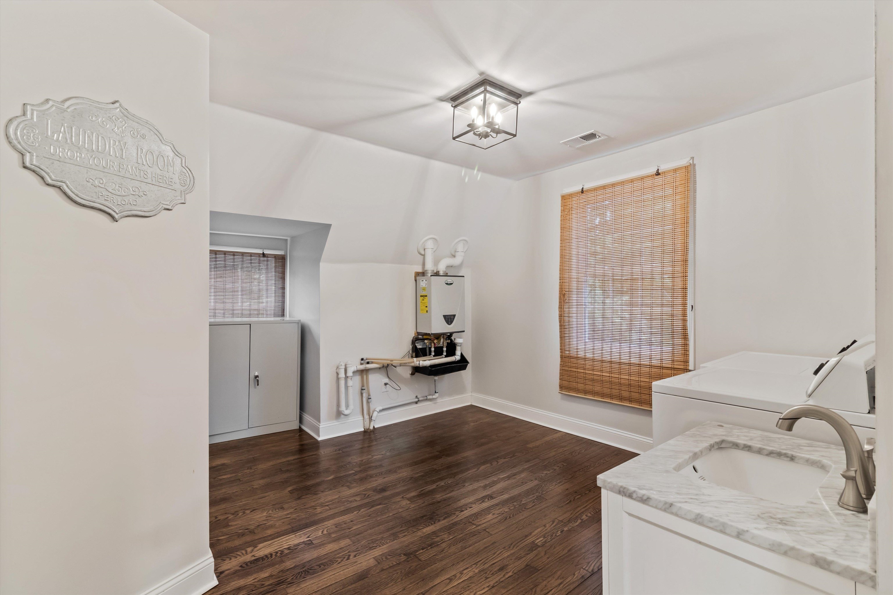 909 S MCLEAN BLVD