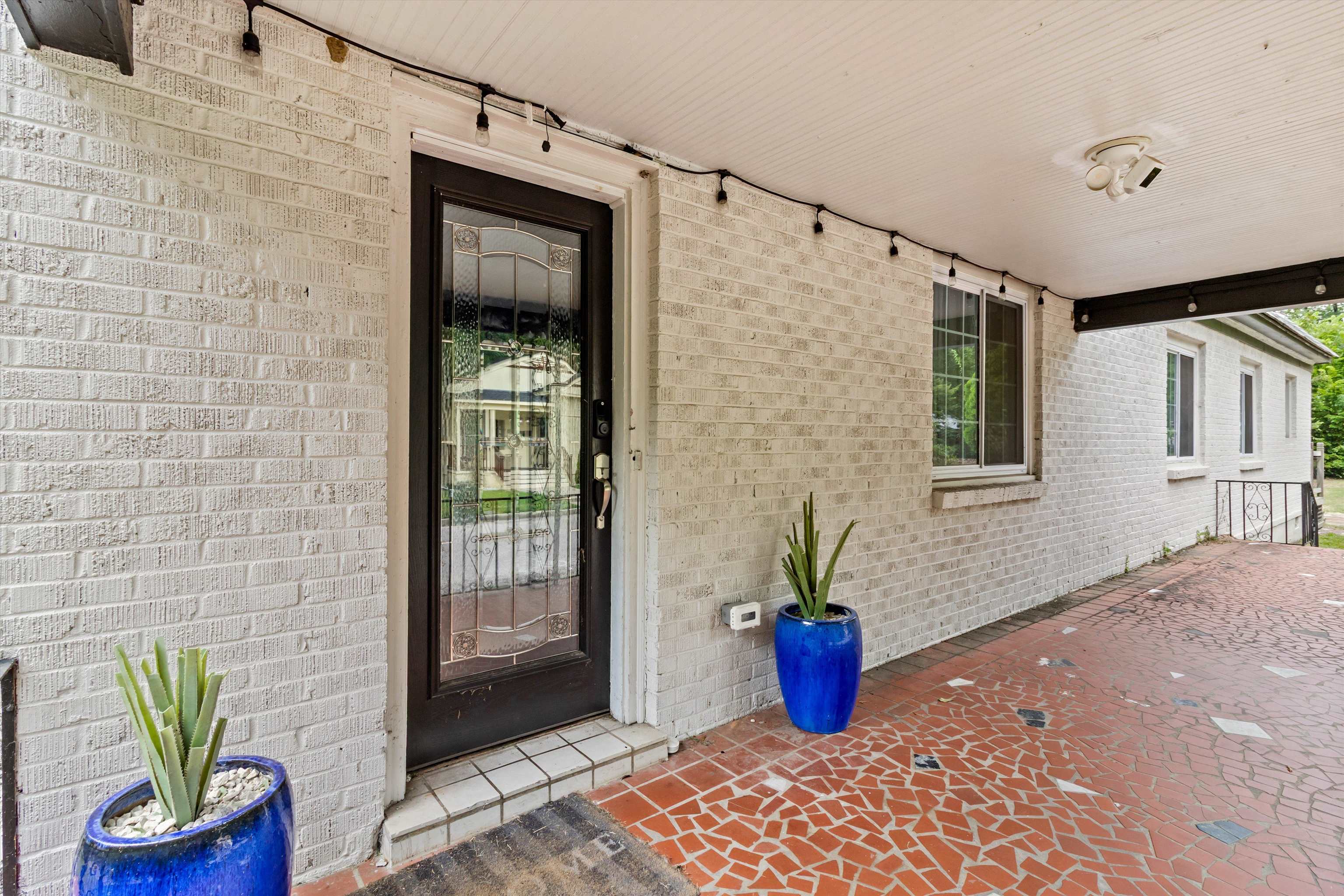 909 S MCLEAN BLVD