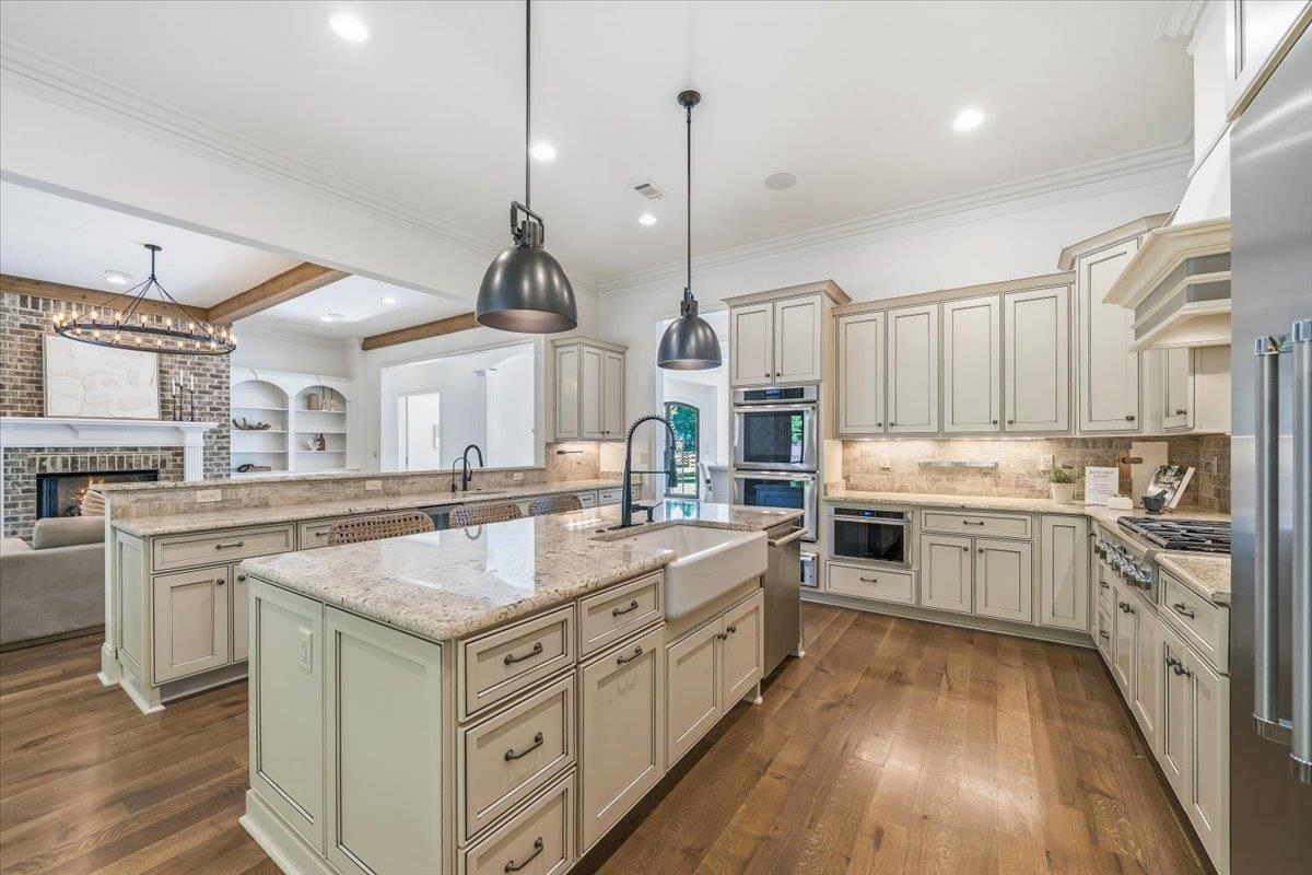 547 LAMBS BROOK LN