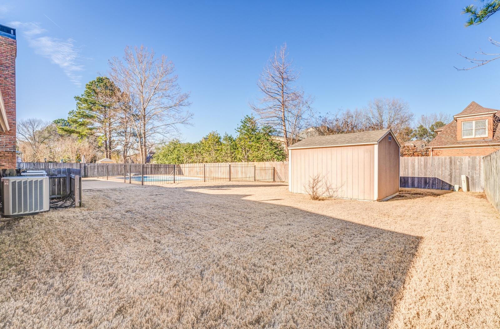 9340 HAWTHORN HILL DR