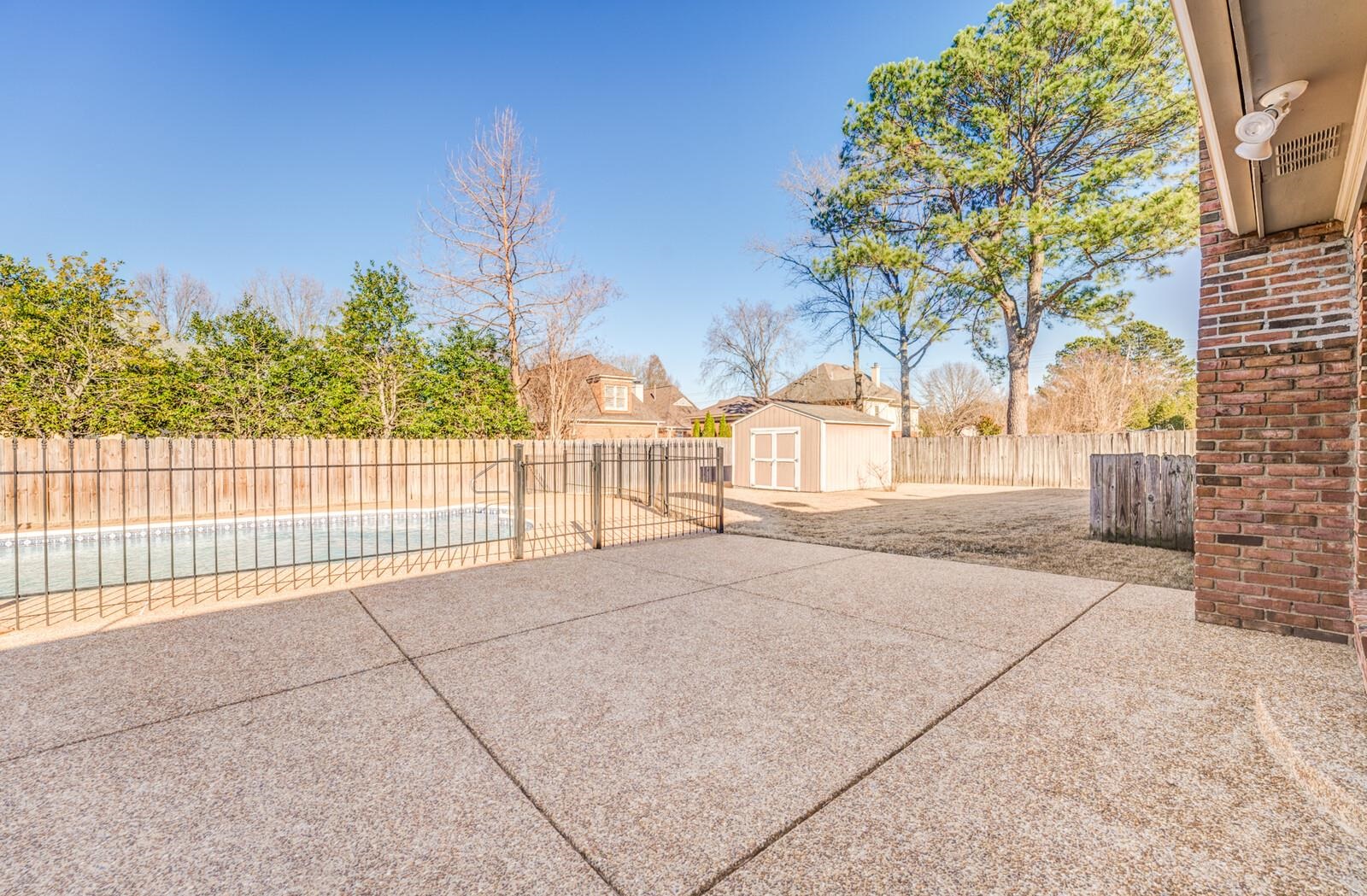 9340 HAWTHORN HILL DR