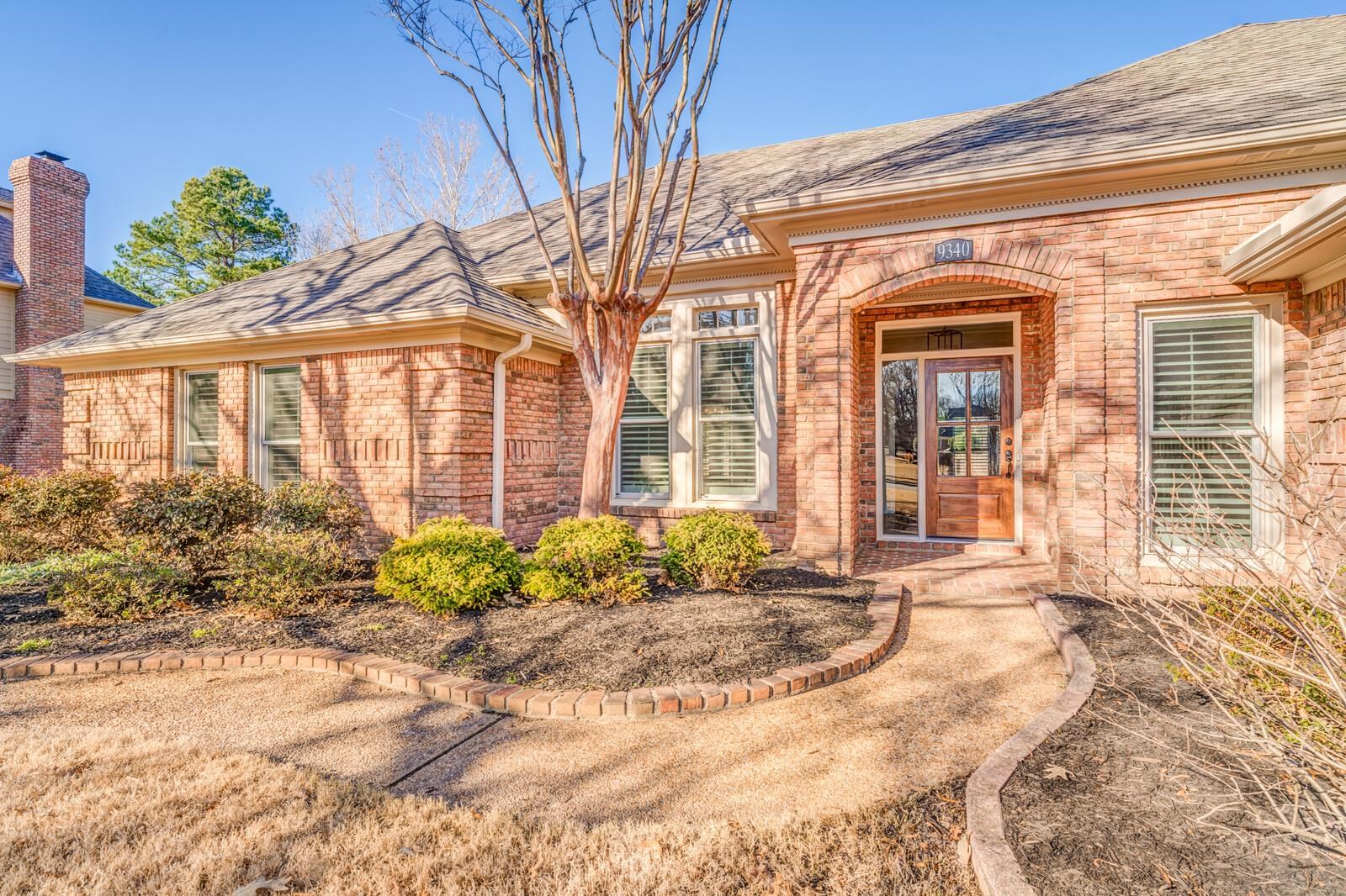 9340 HAWTHORN HILL DR