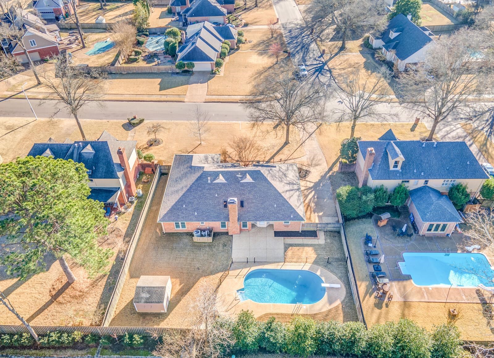 9340 HAWTHORN HILL DR