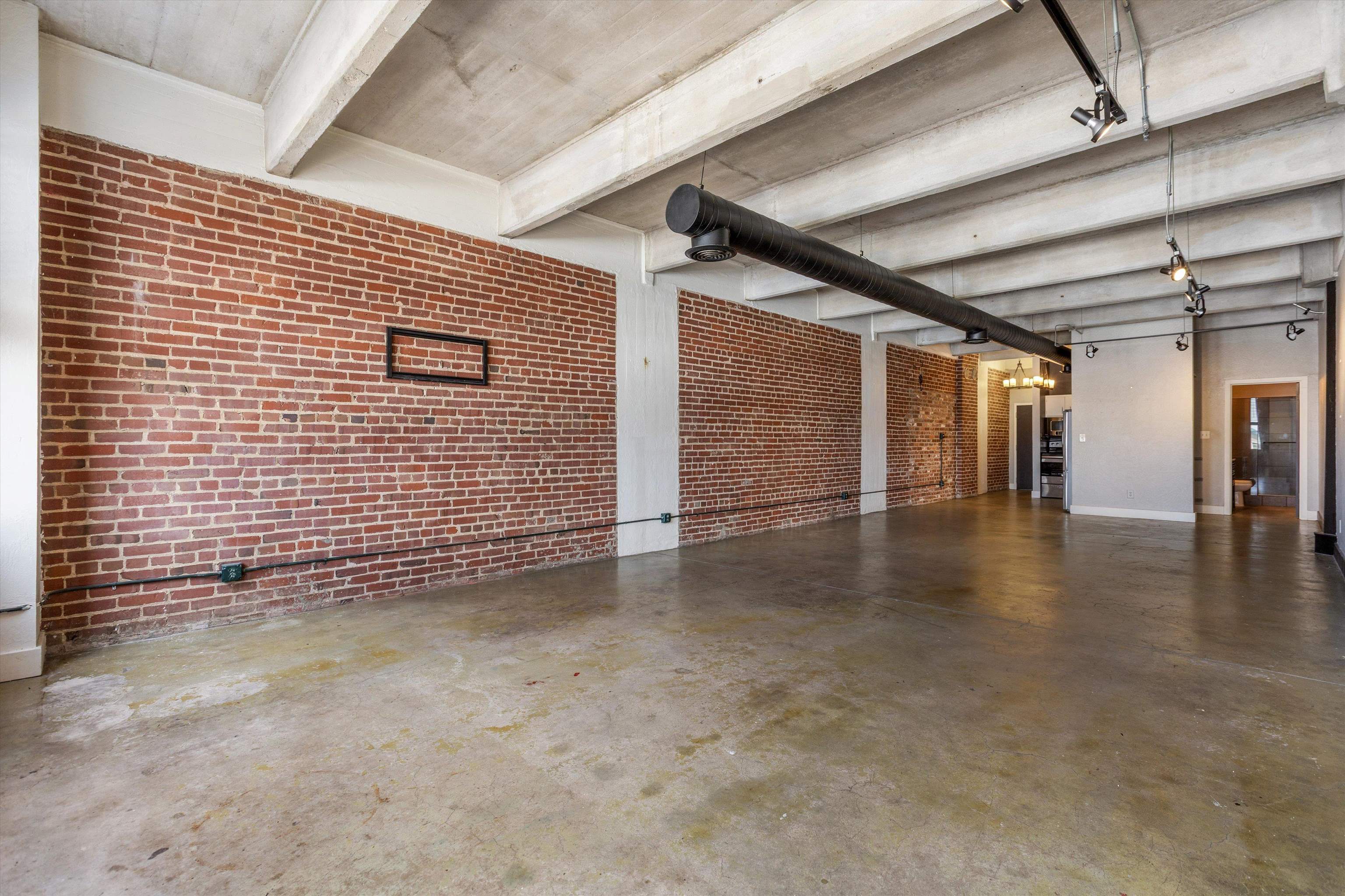408 S FRONT ST Unit: 413