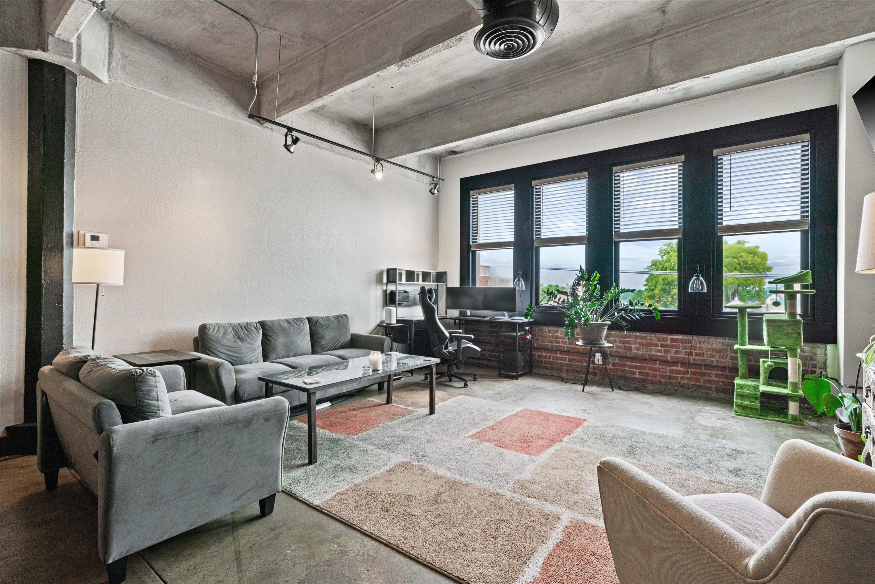 408 S FRONT ST Unit: 413