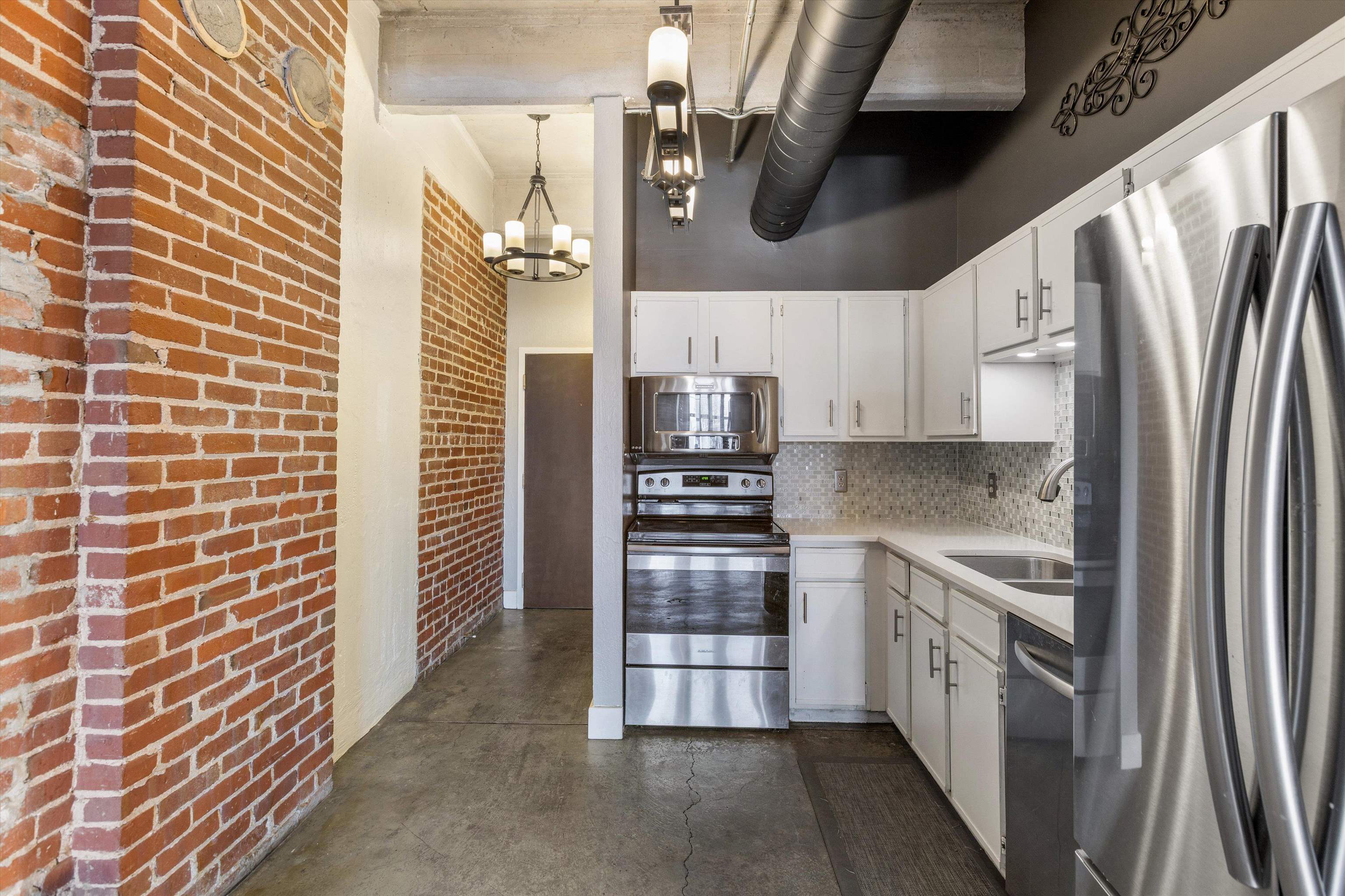 408 S FRONT ST Unit: 413