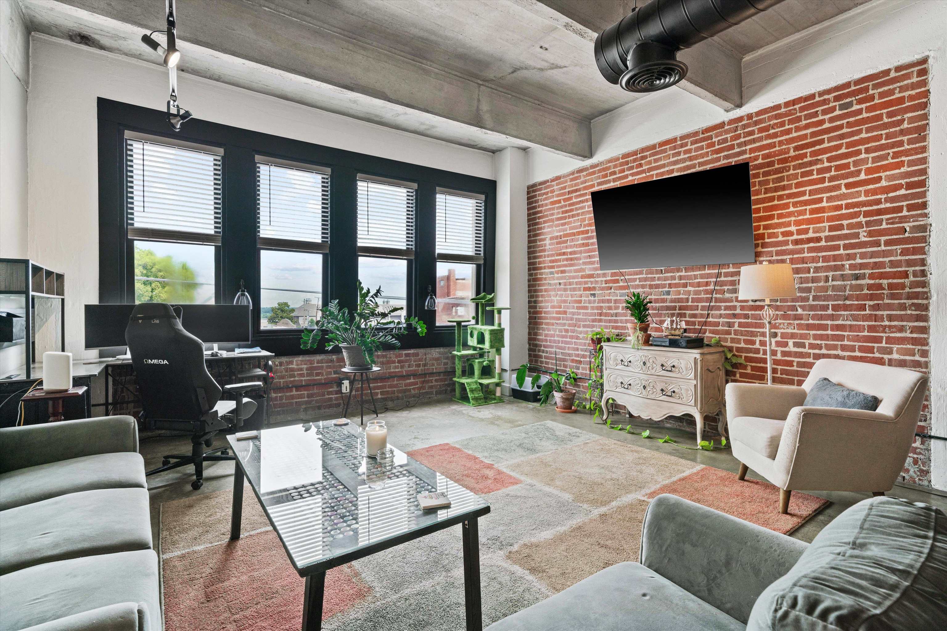 408 S FRONT ST Unit: 413