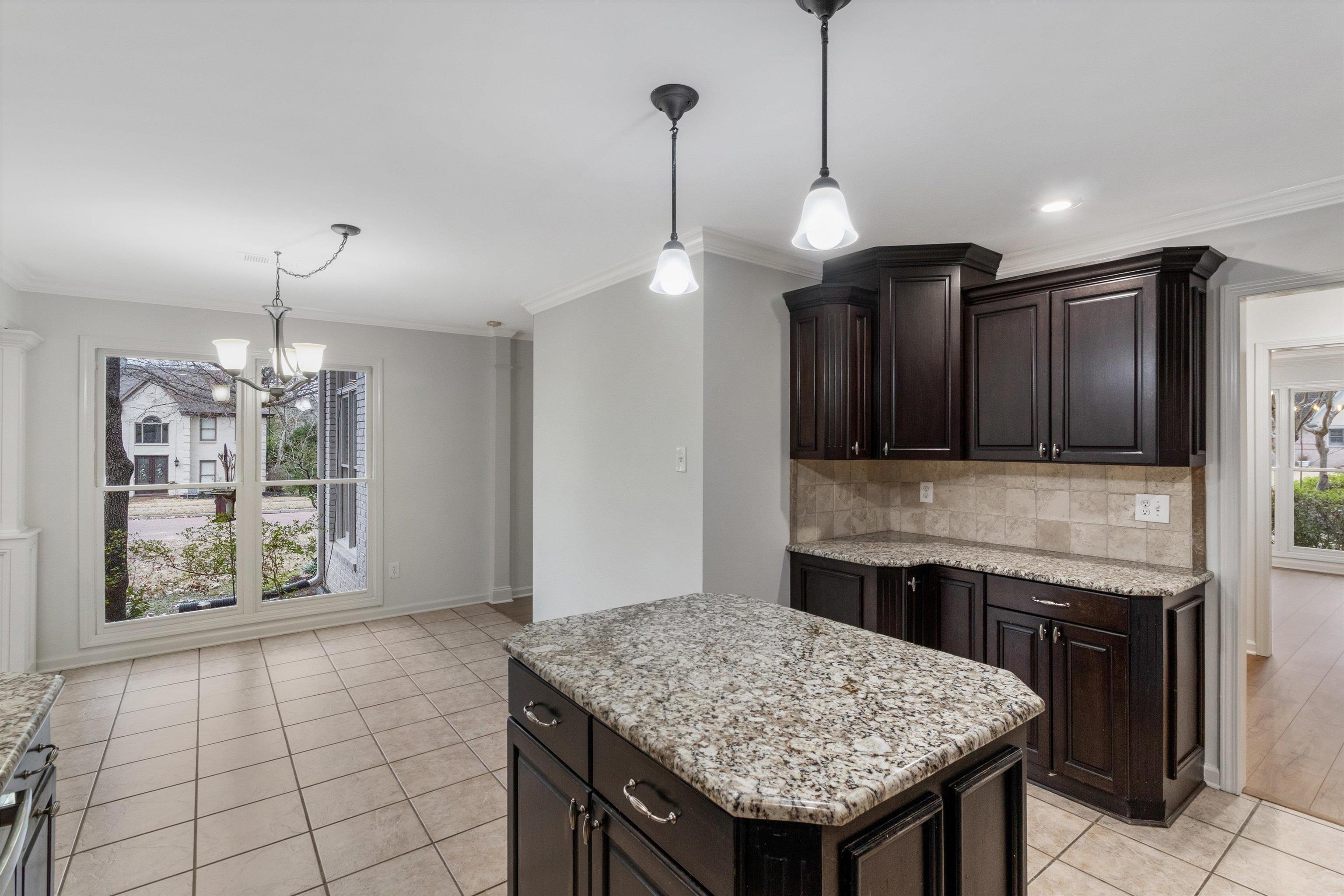 664 WOOD VALLEY DR