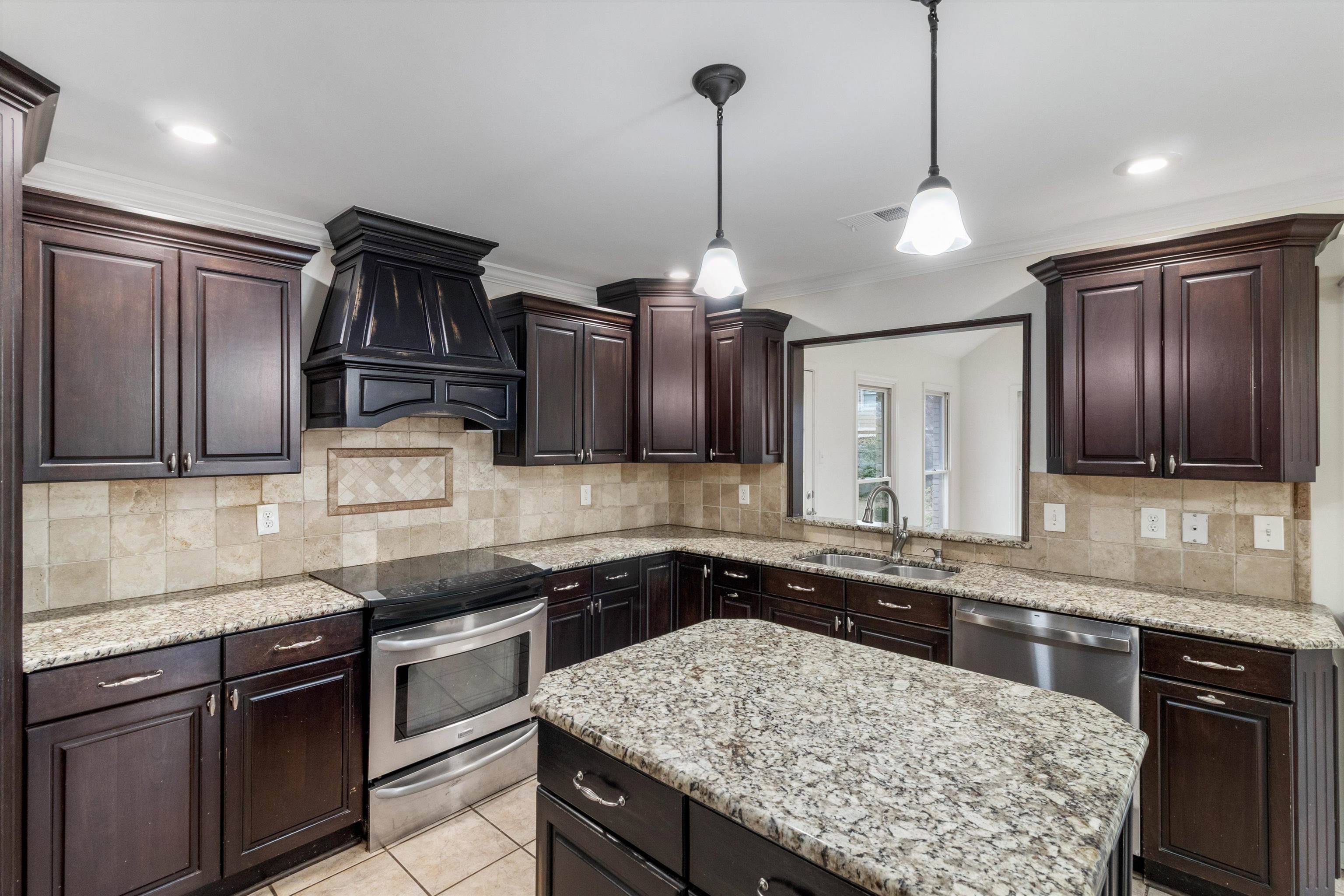 664 WOOD VALLEY DR