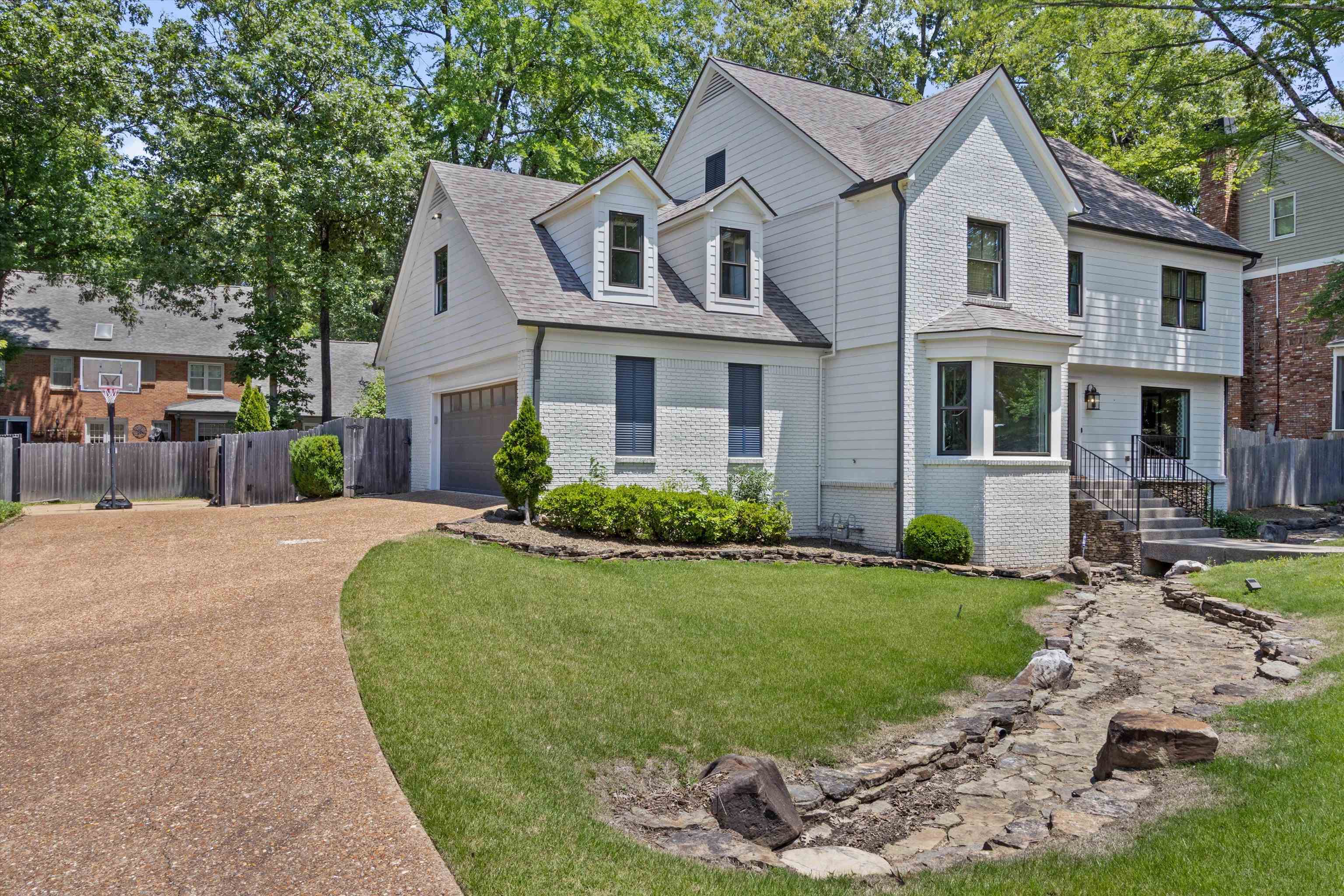 8378 DRURY LN
