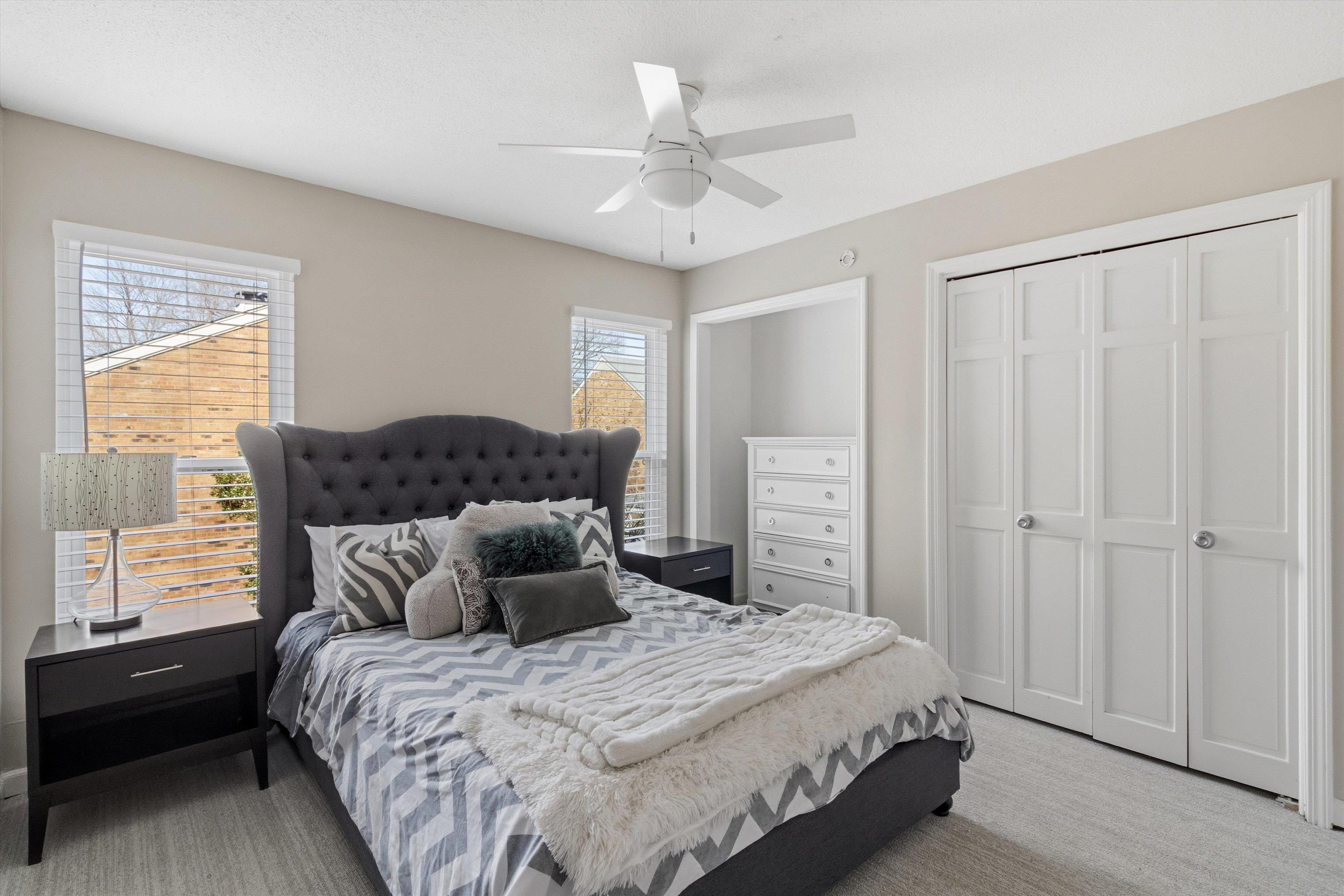 6902 MIDHURST DR Unit: 6902