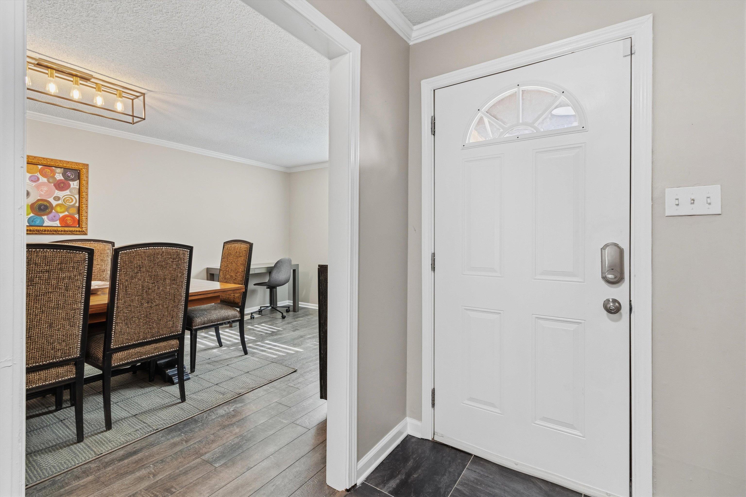 6902 MIDHURST DR Unit: 6902