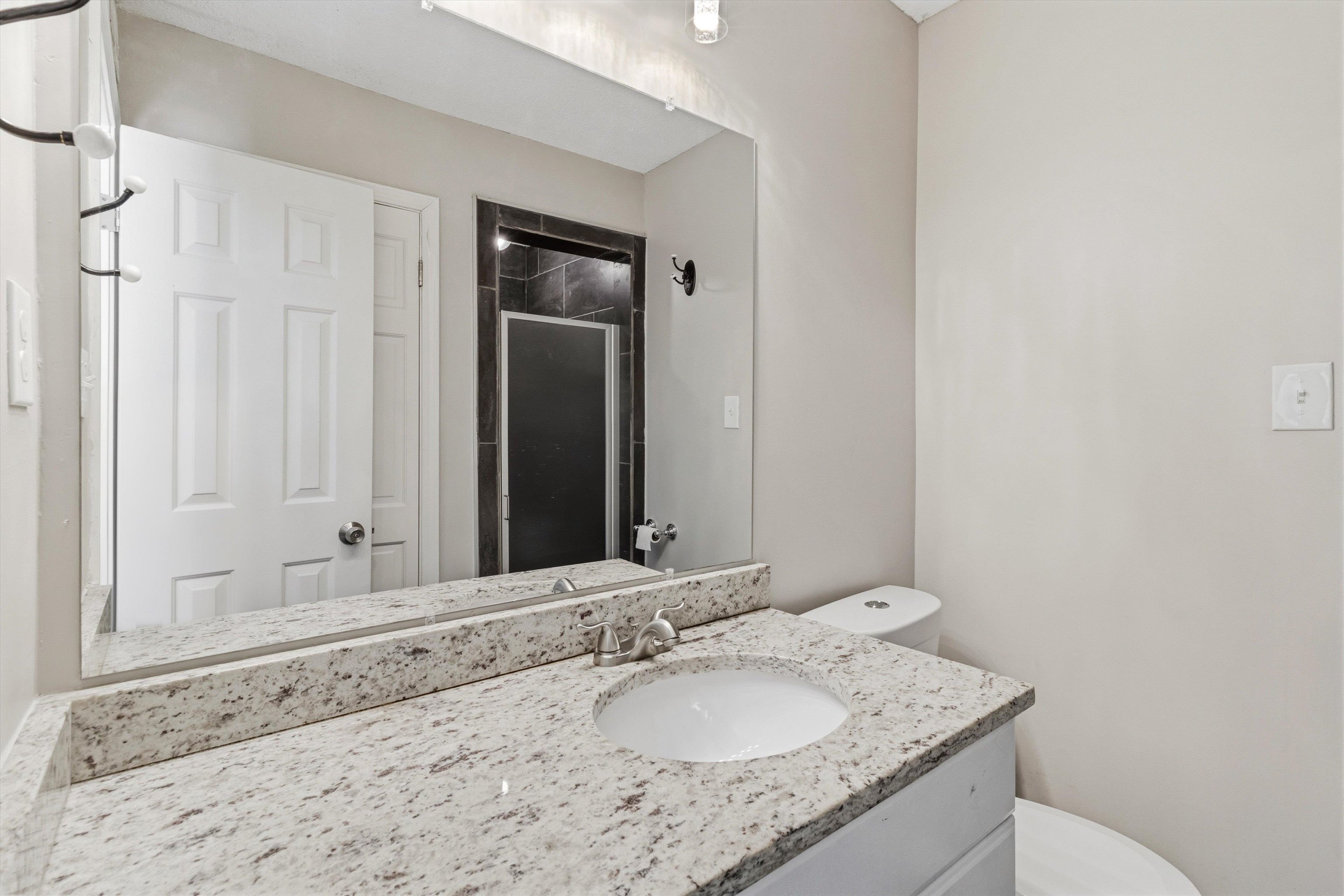 6902 MIDHURST DR Unit: 6902
