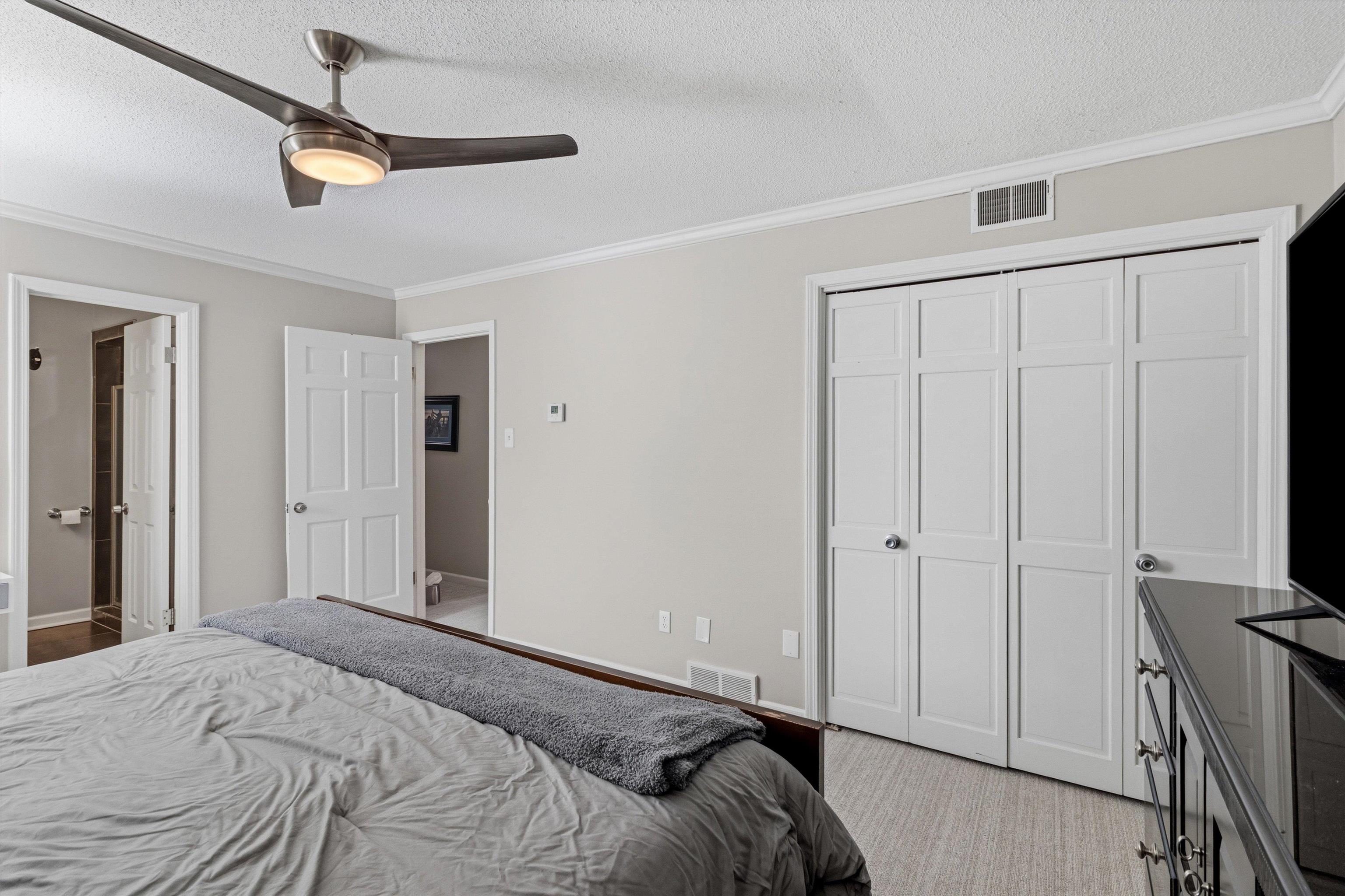 6902 MIDHURST DR Unit: 6902