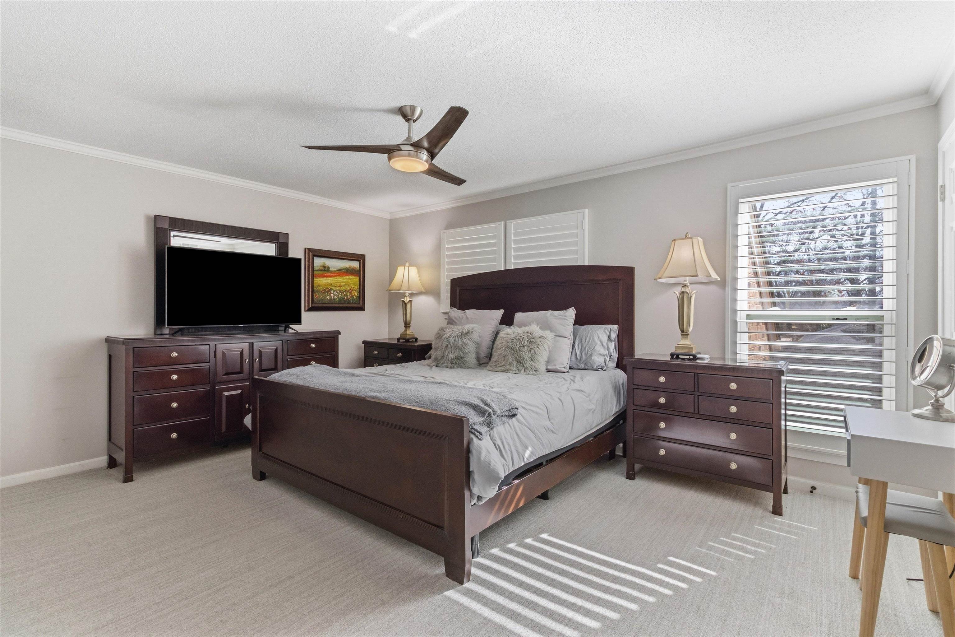 6902 MIDHURST DR Unit: 6902