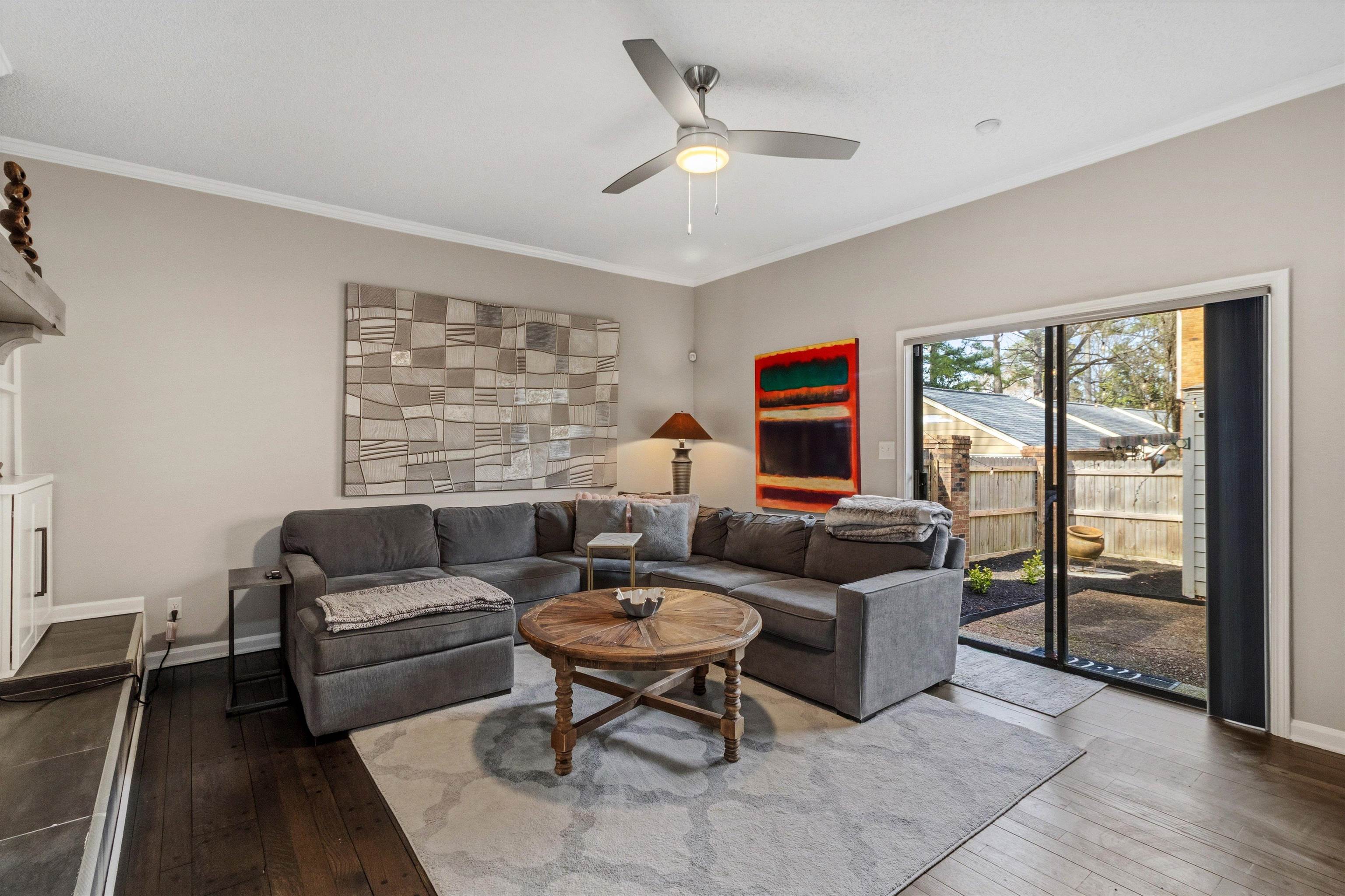 6902 MIDHURST DR Unit: 6902
