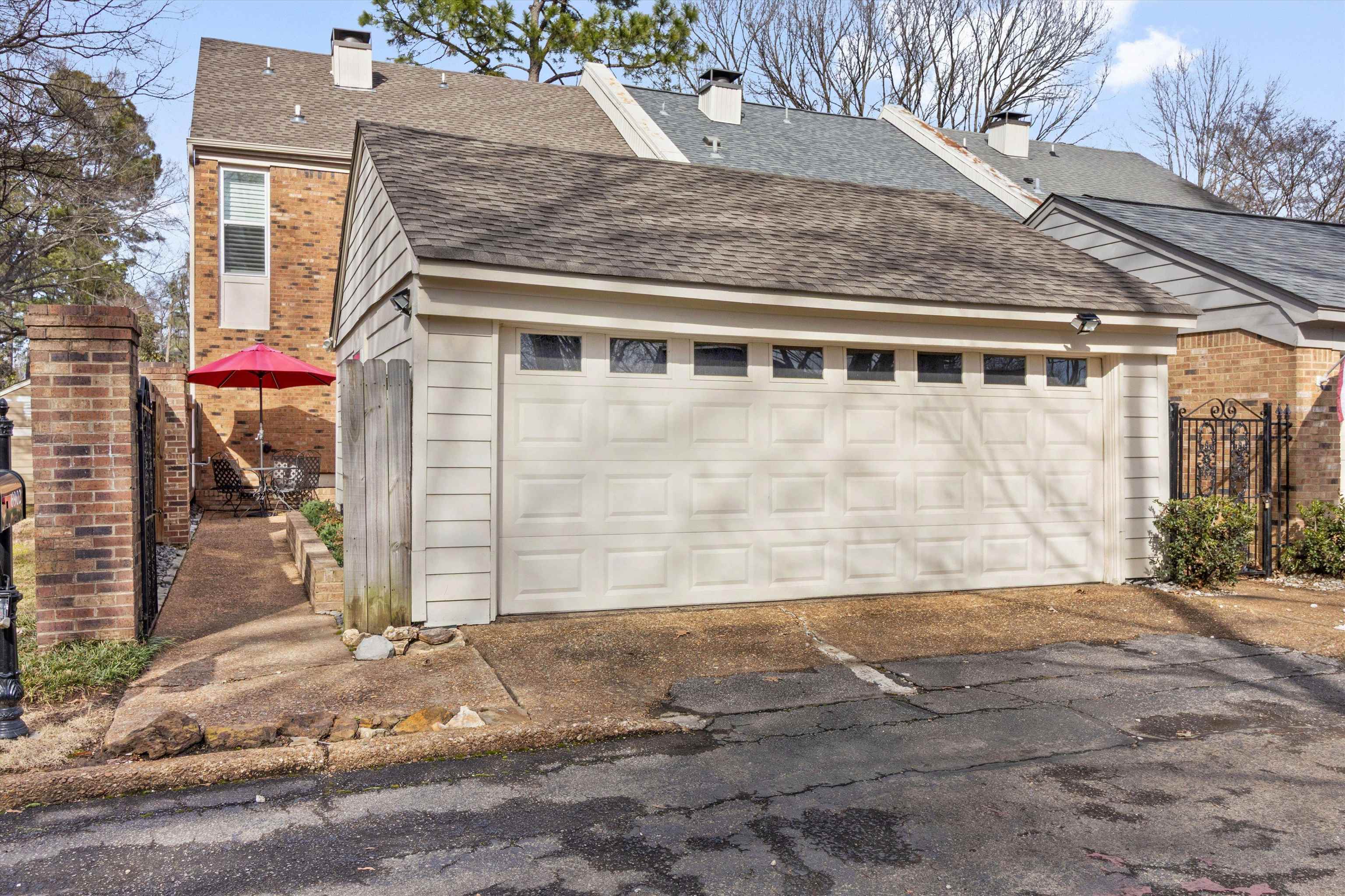 6902 MIDHURST DR Unit: 6902