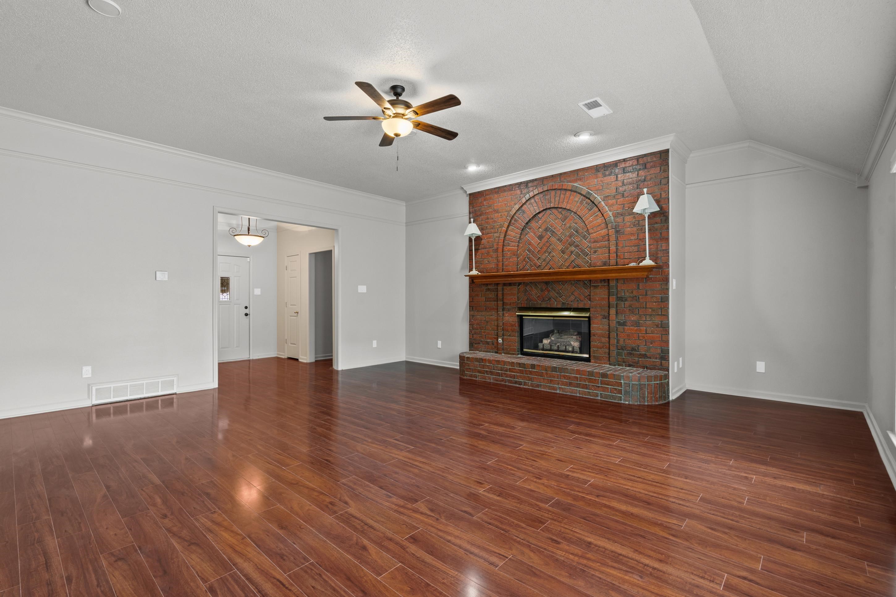 1301 WOLF LAIR DR