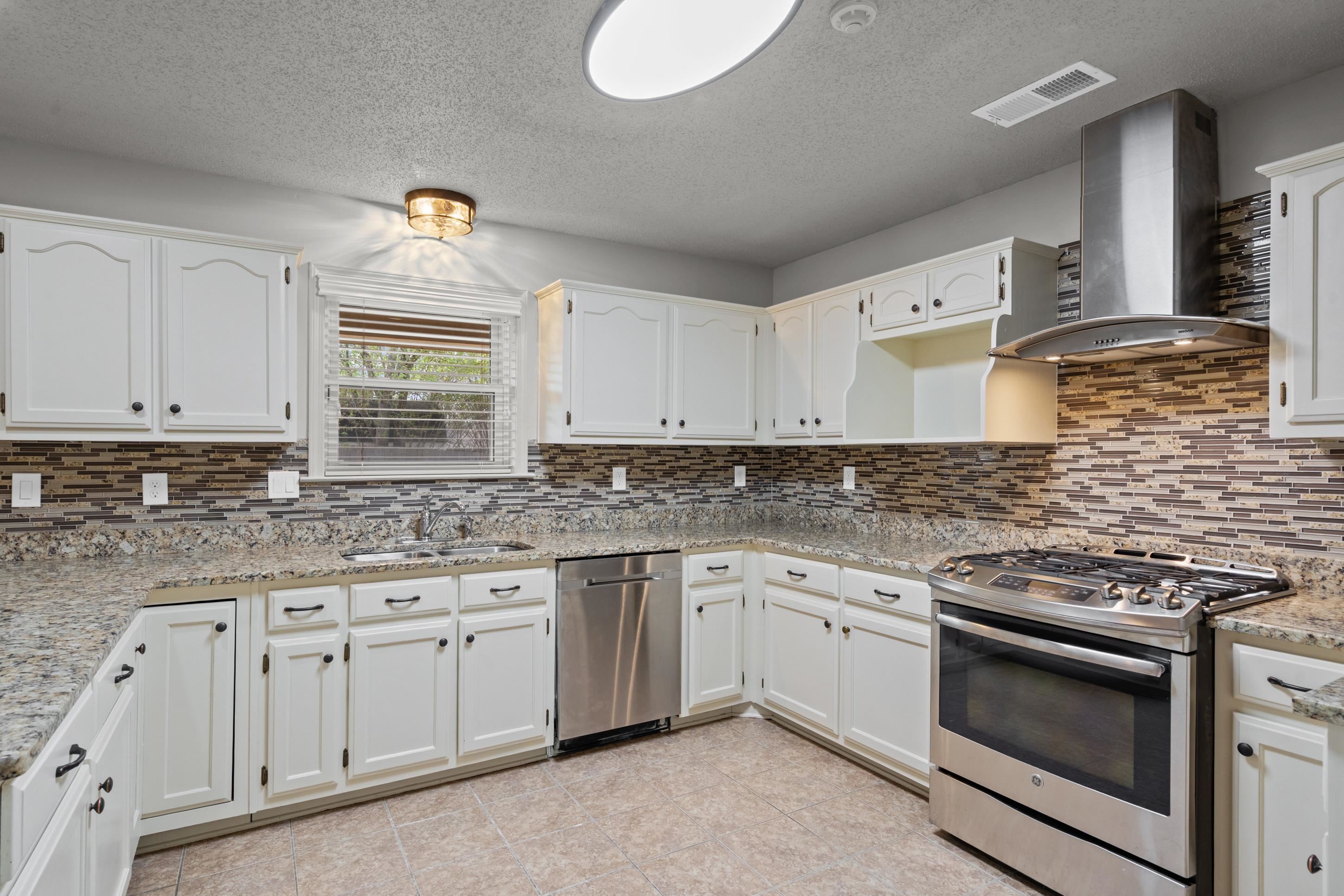 1301 WOLF LAIR DR
