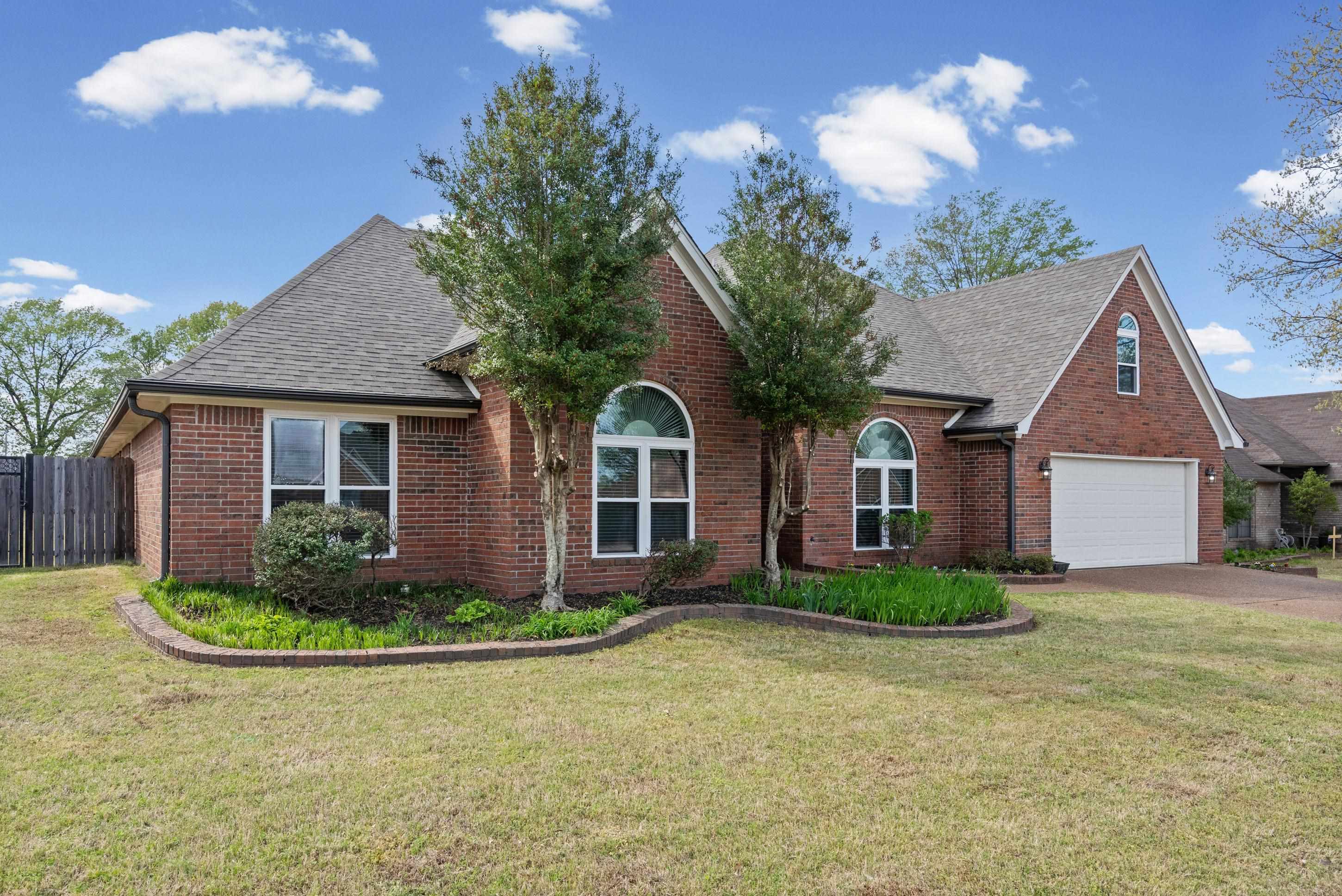 1301 WOLF LAIR DR