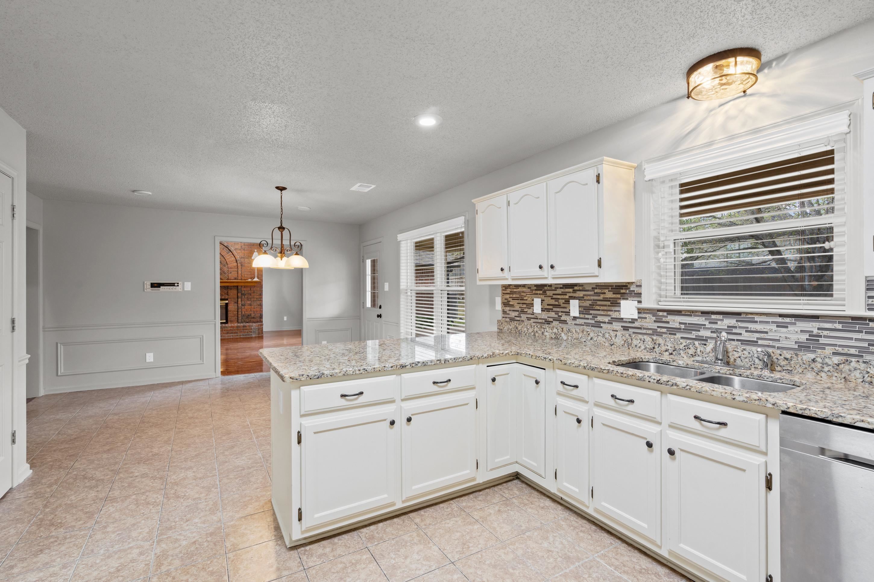 1301 WOLF LAIR DR