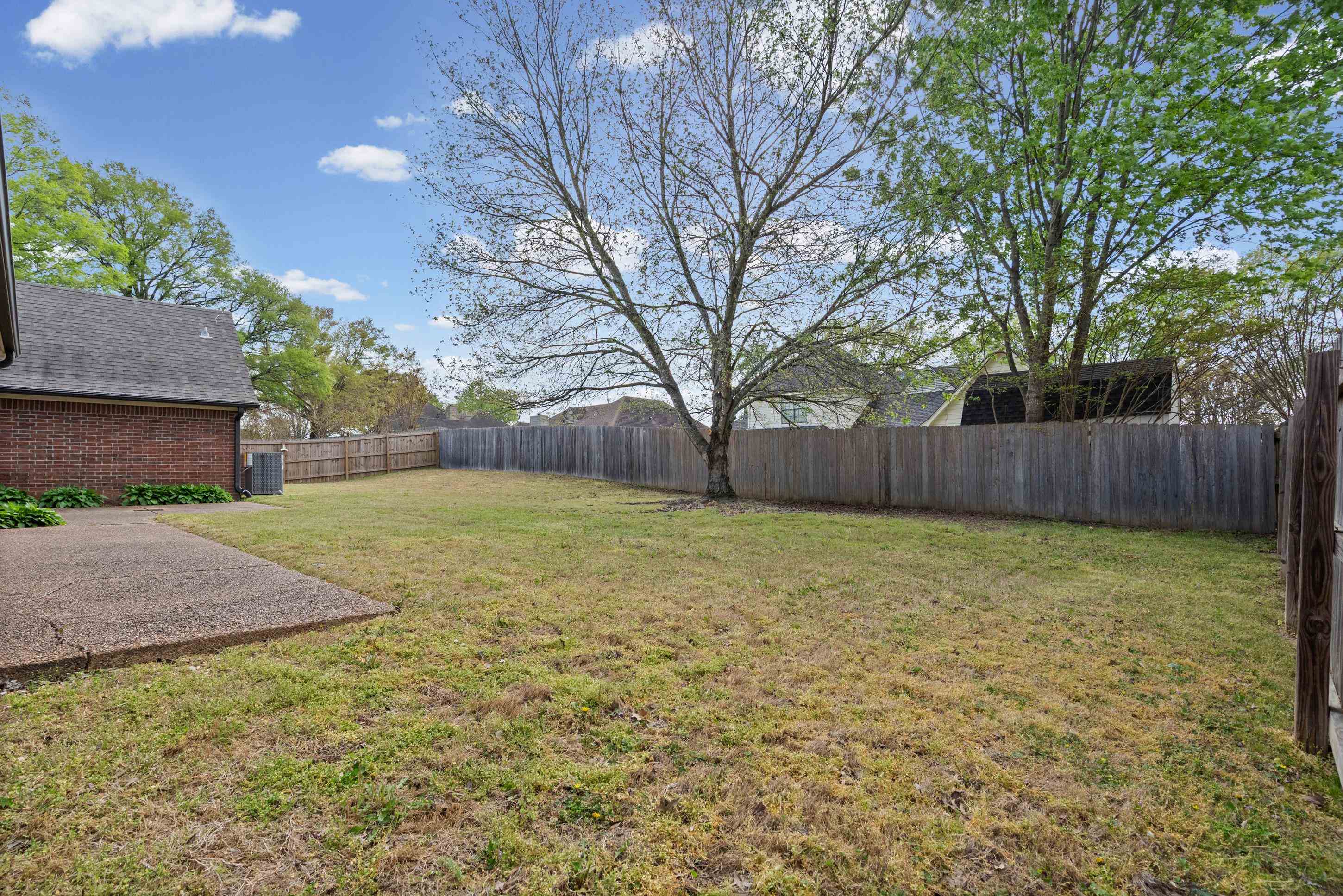 1301 WOLF LAIR DR