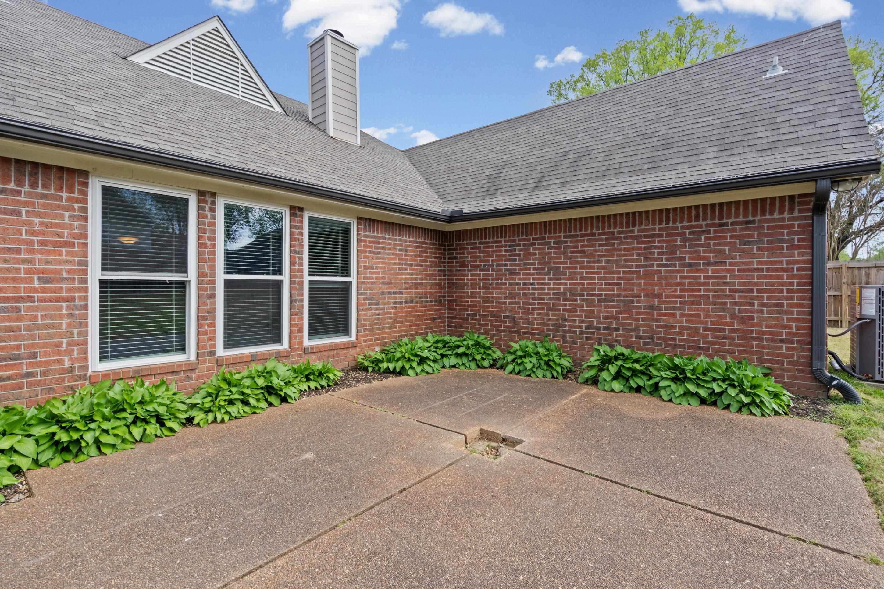 1301 WOLF LAIR DR