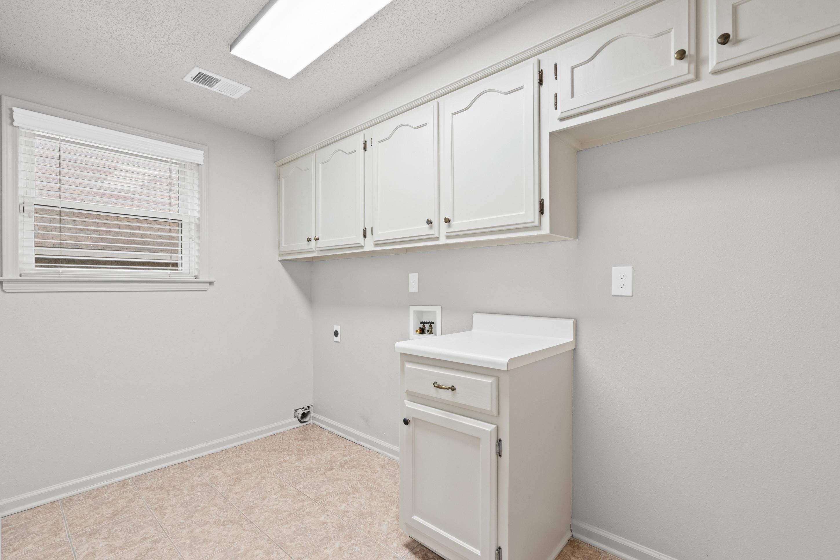 1301 WOLF LAIR DR