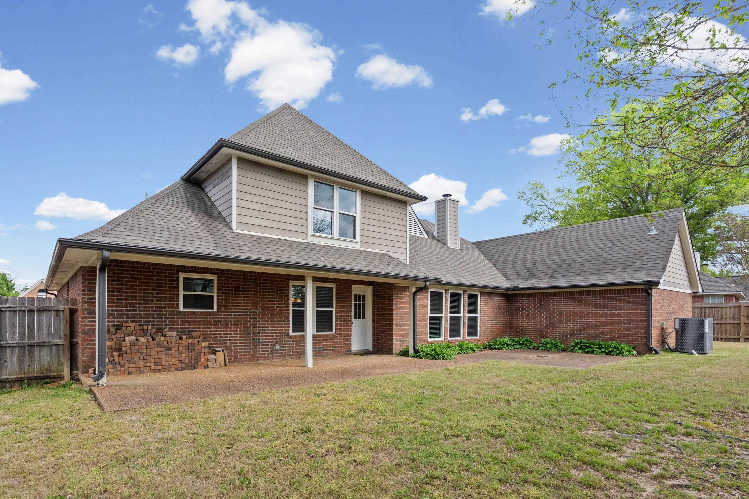 1301 WOLF LAIR DR