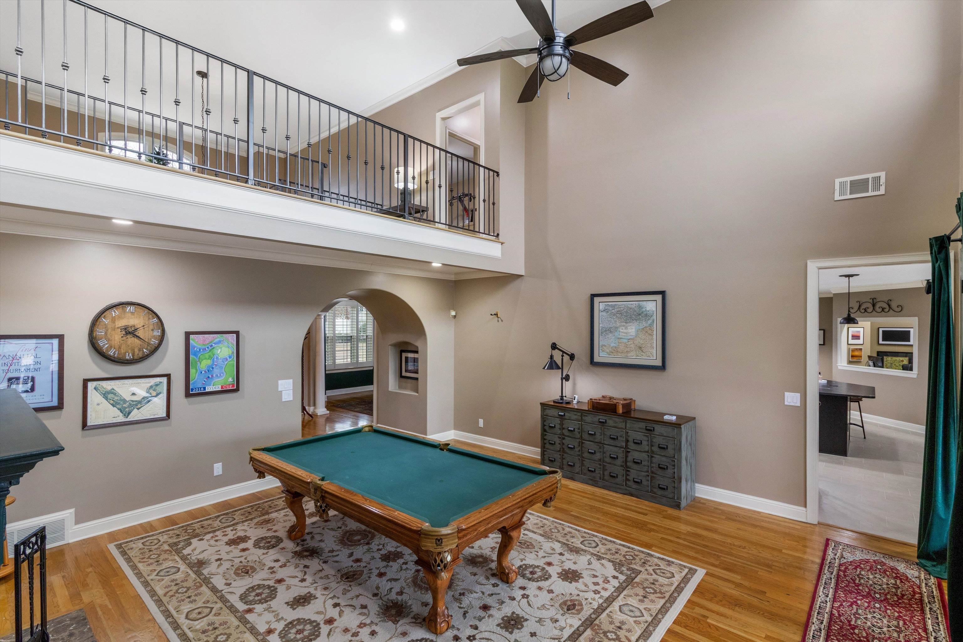 3229 BEDFORD LN