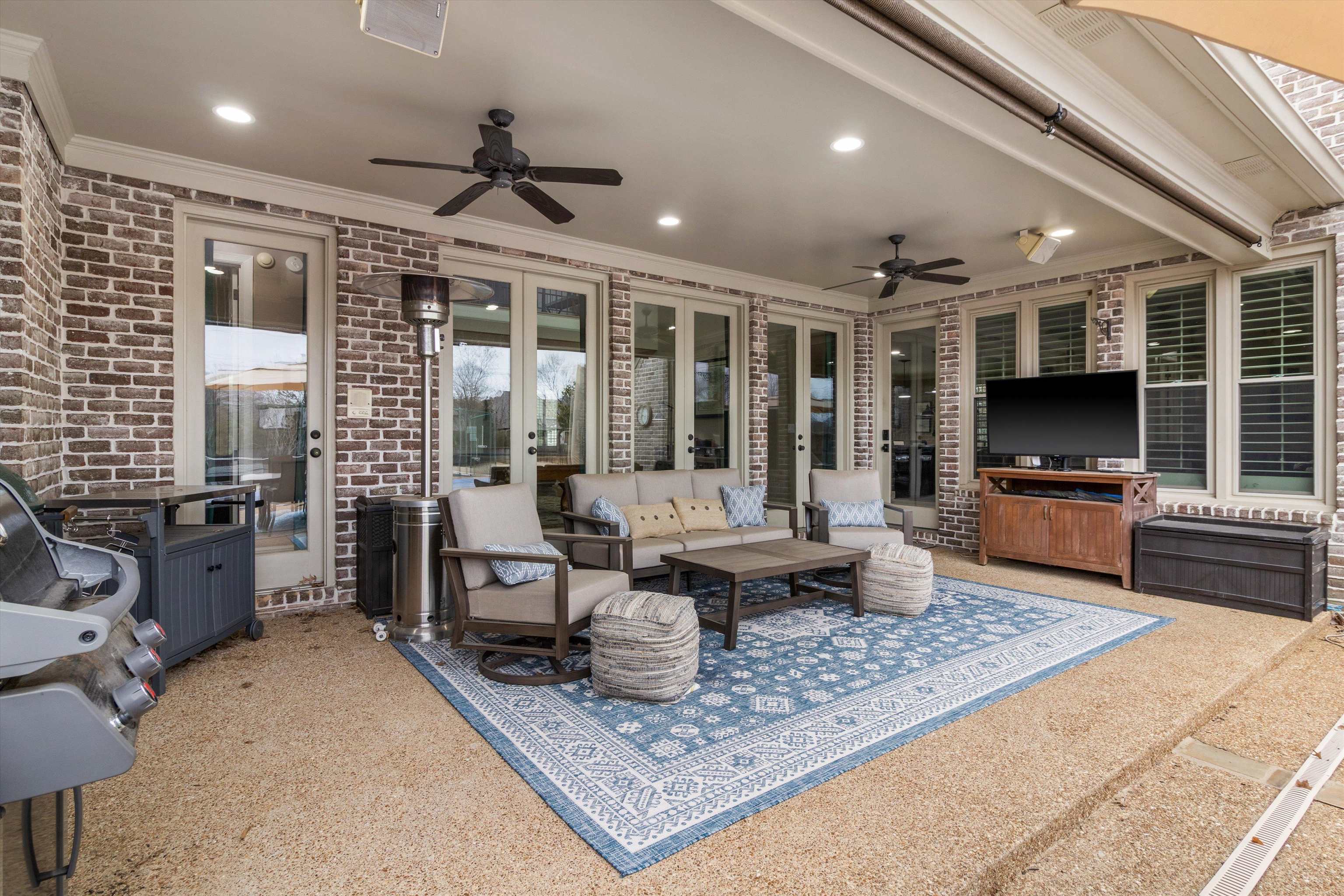 3229 BEDFORD LN