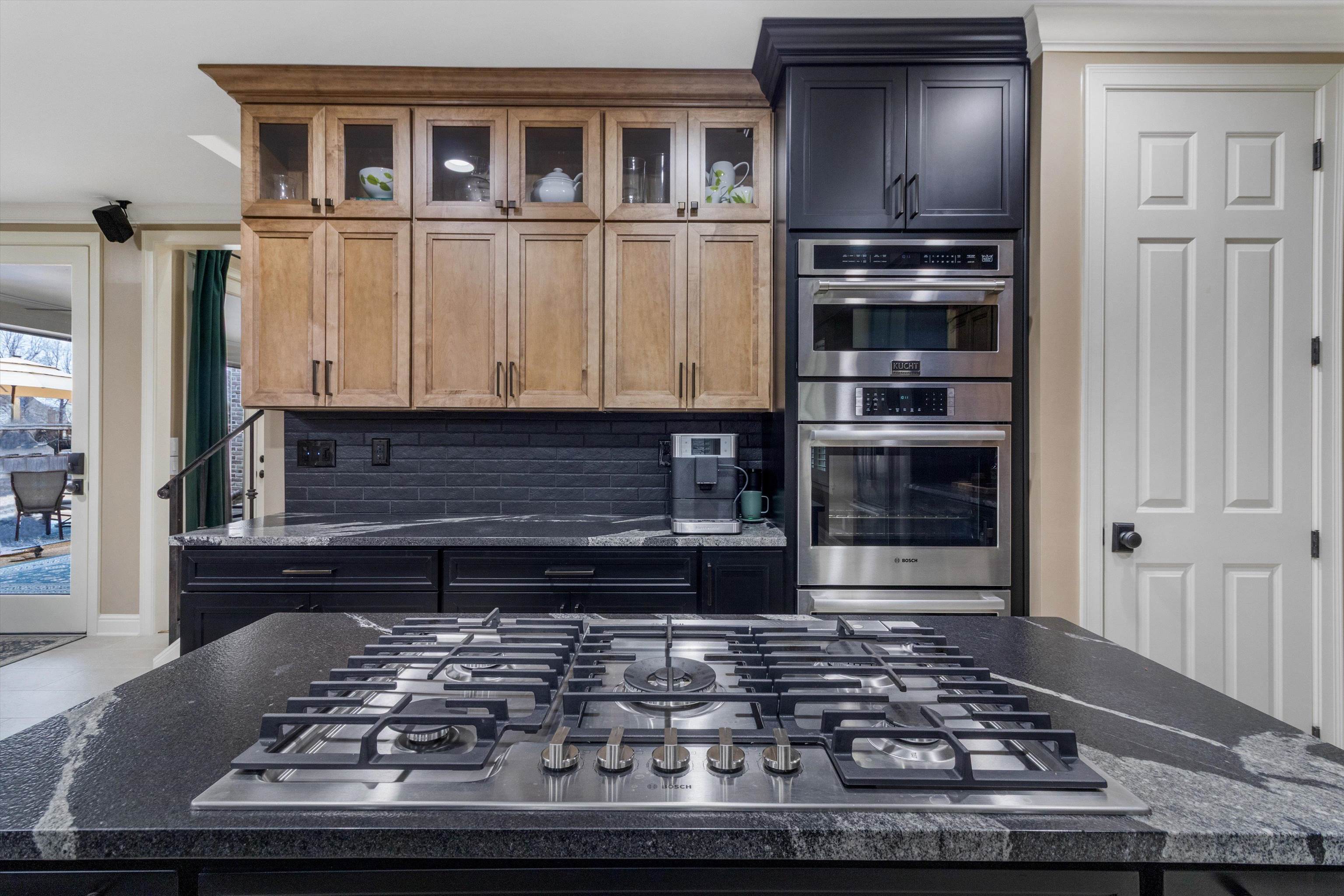 3229 BEDFORD LN