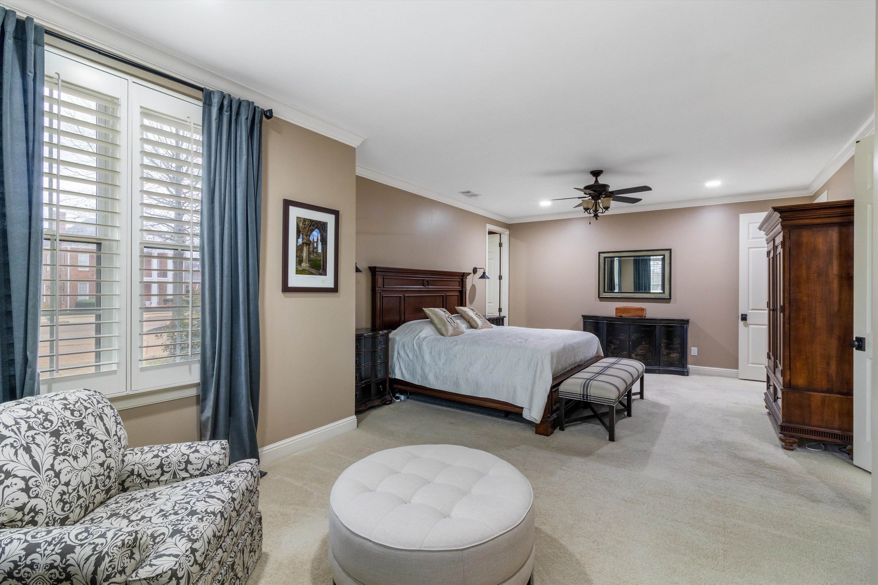 3229 BEDFORD LN